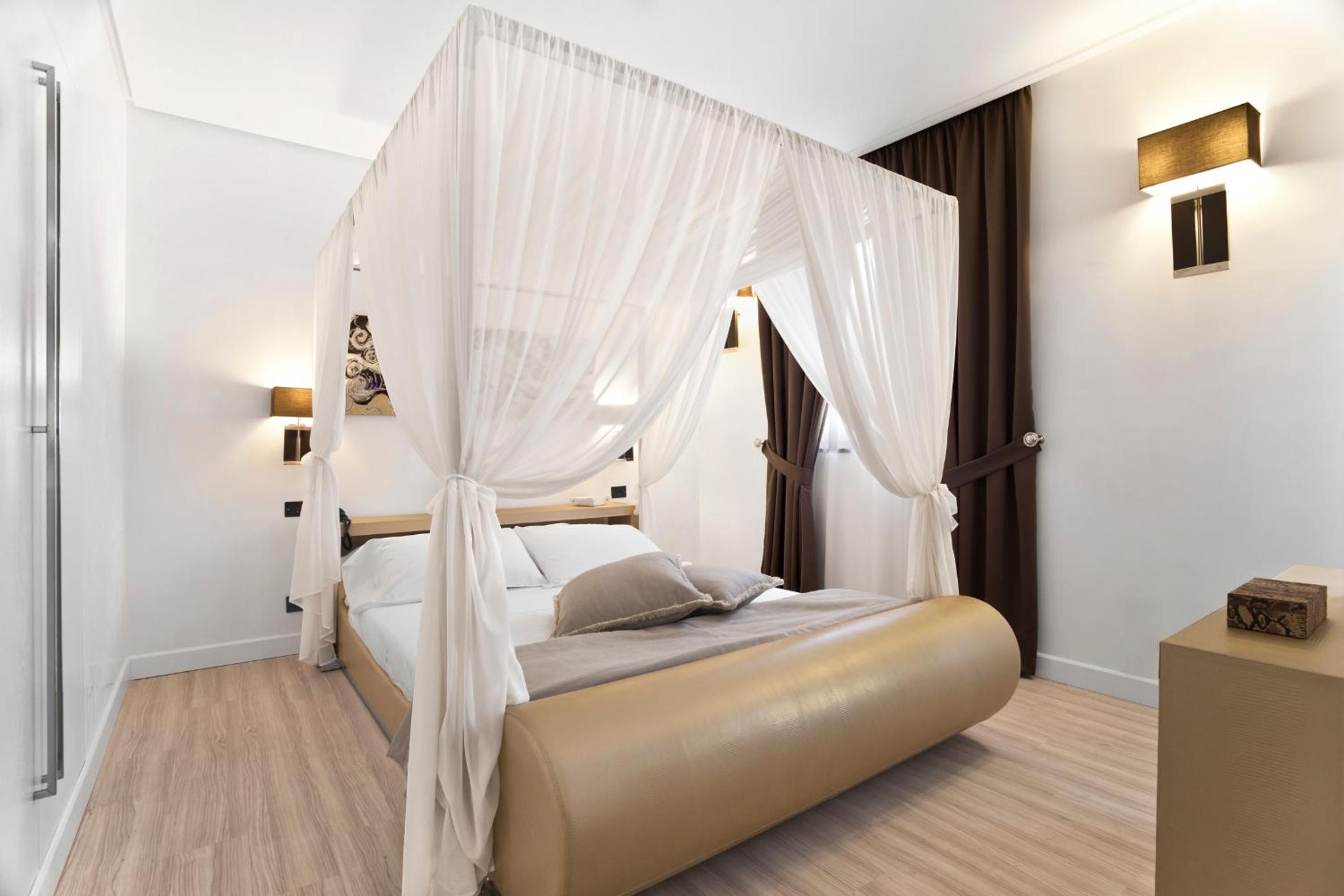 Superior Suite with Spa Access  - Photo 1