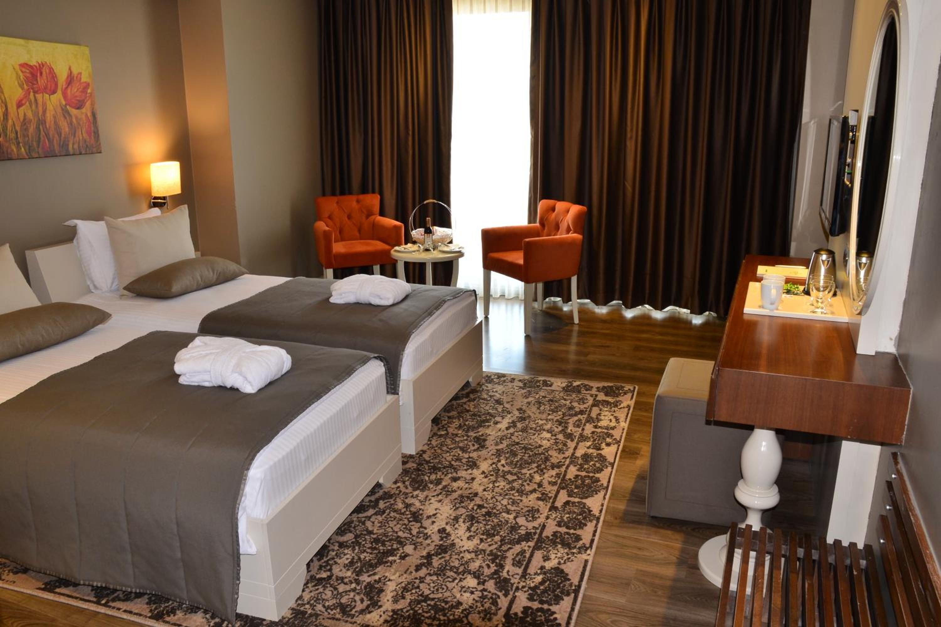 Standard Double Room with Balcony photo 2