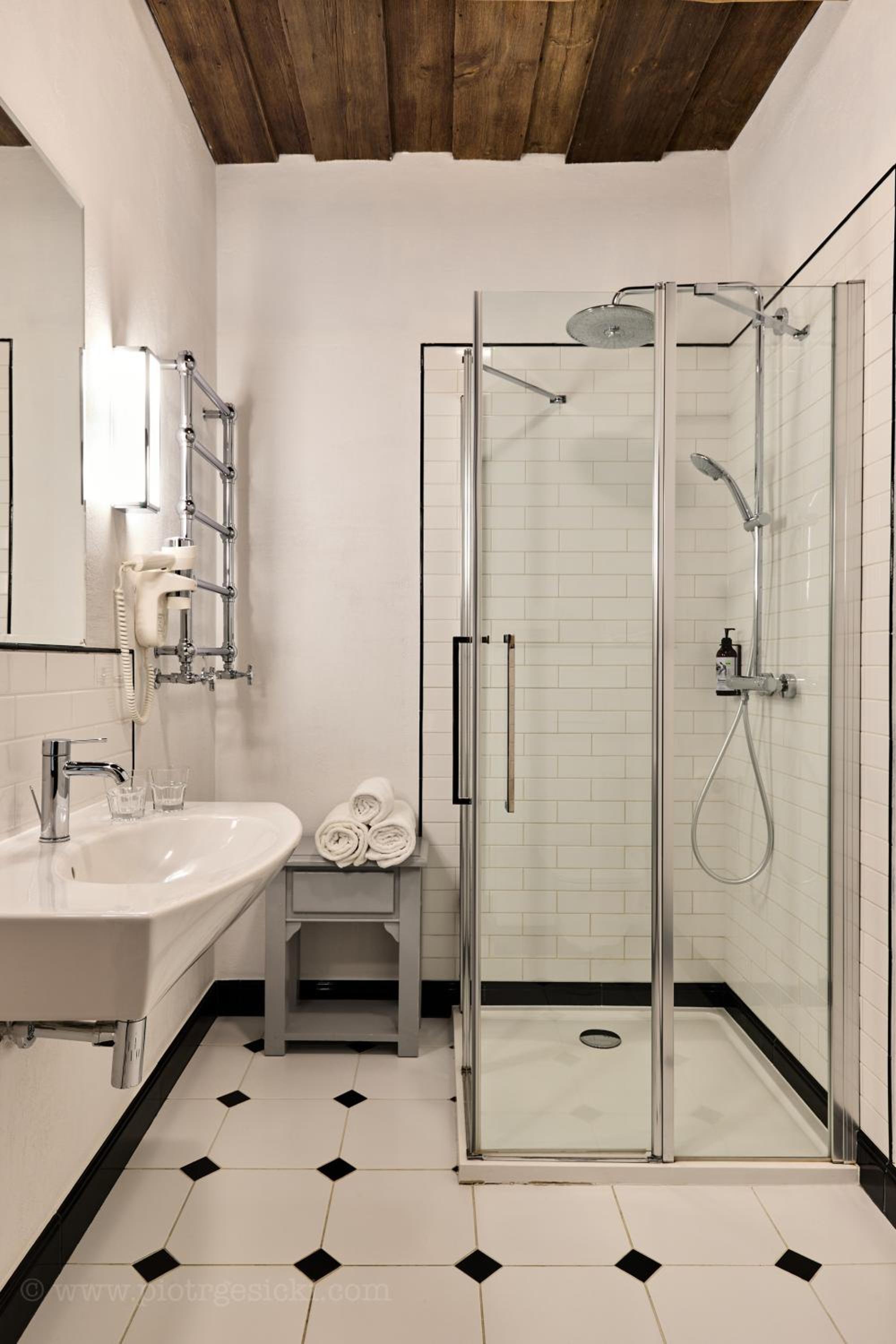 Large Double or Twin Room - Photo 5