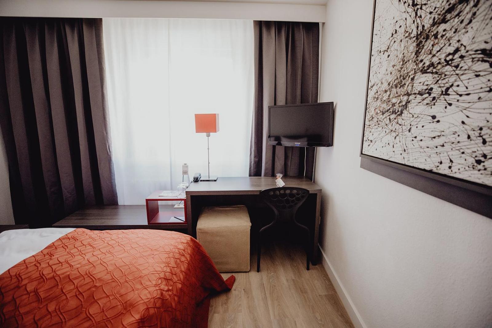 Double Room - Photo 7