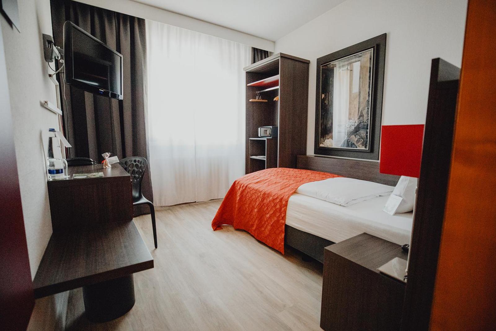 Single Room Comfort thumbnail 6