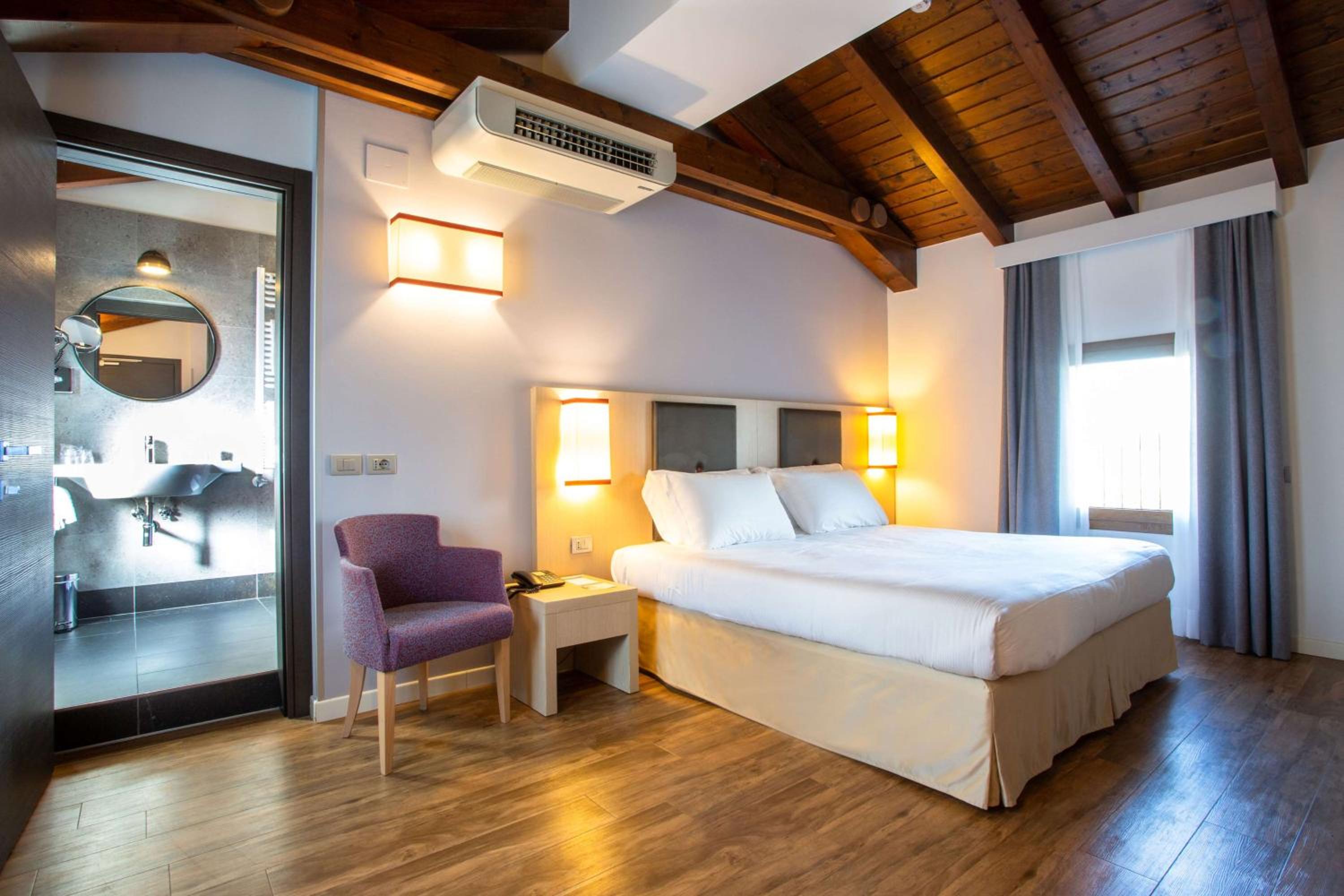 Comfort King Room - Photo 1