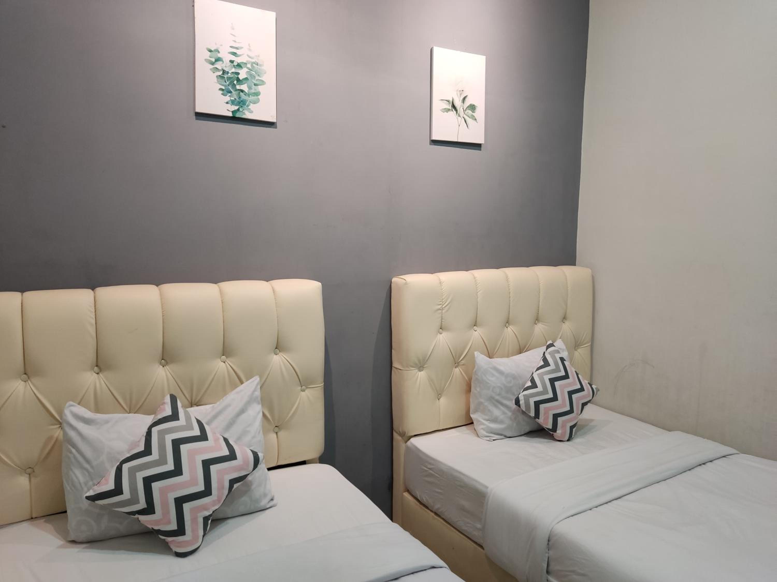Standard Twin Room - Photo 1