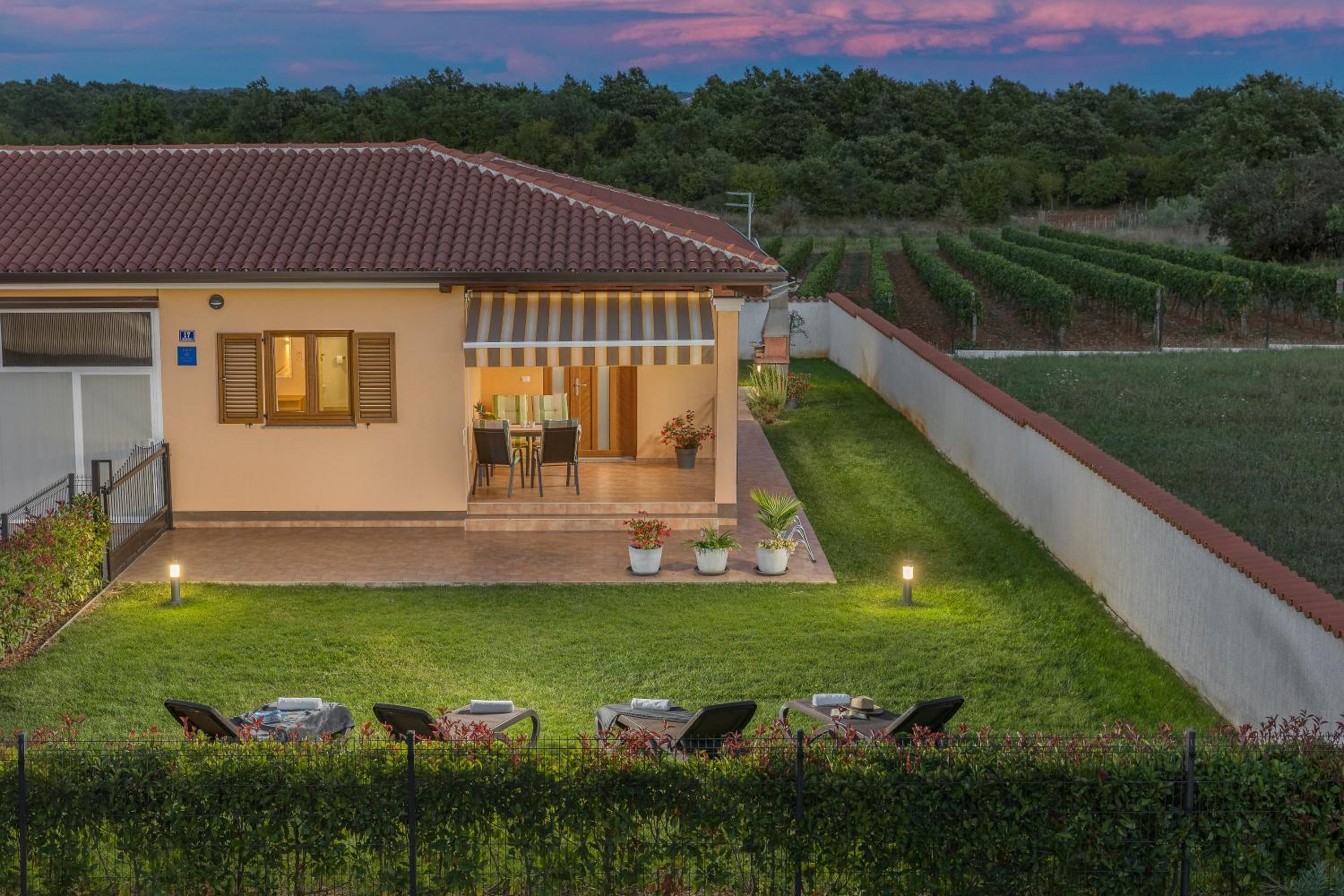 Villa photo 2