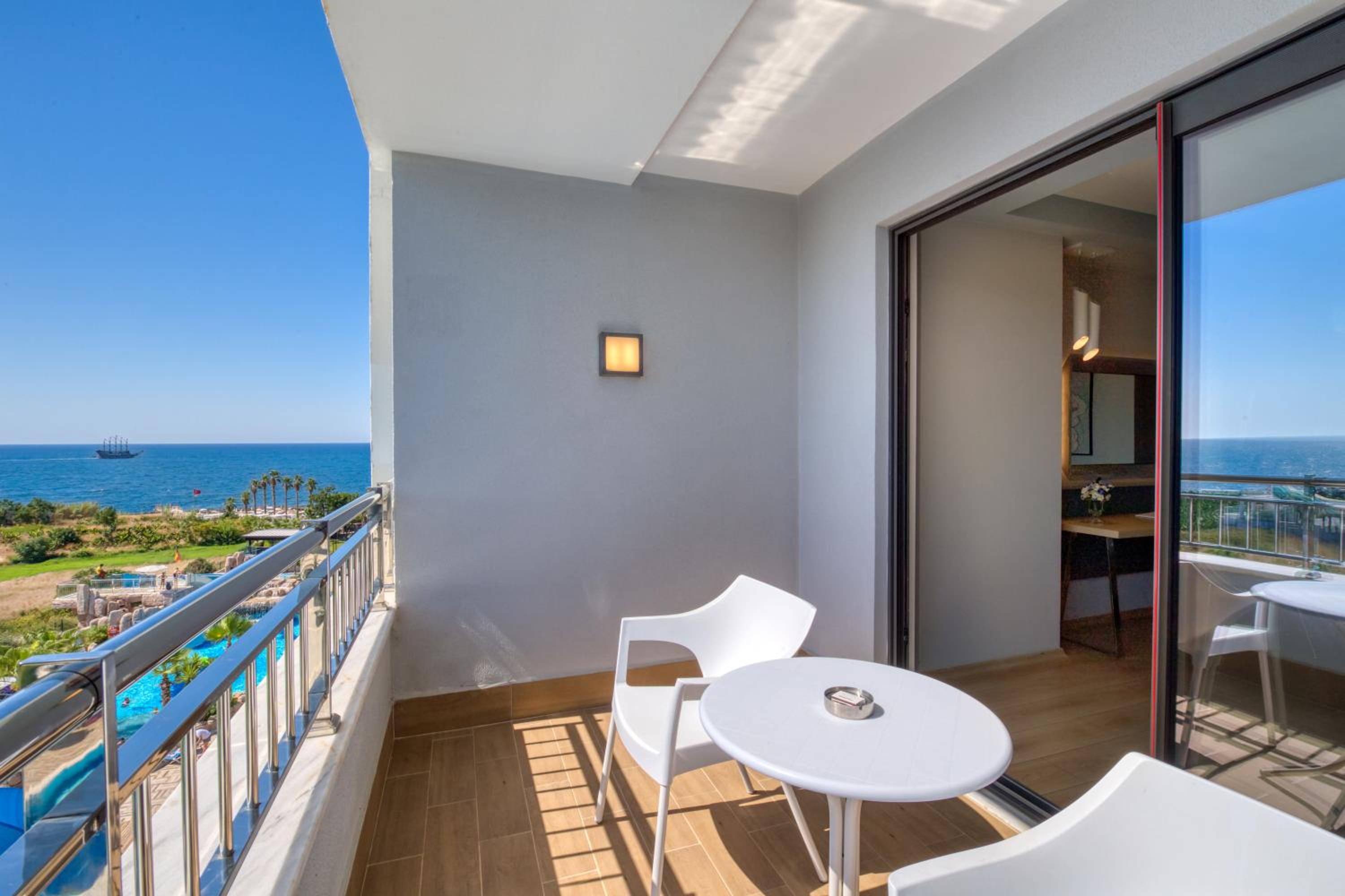 Quadruple Room with Sea View photo 2