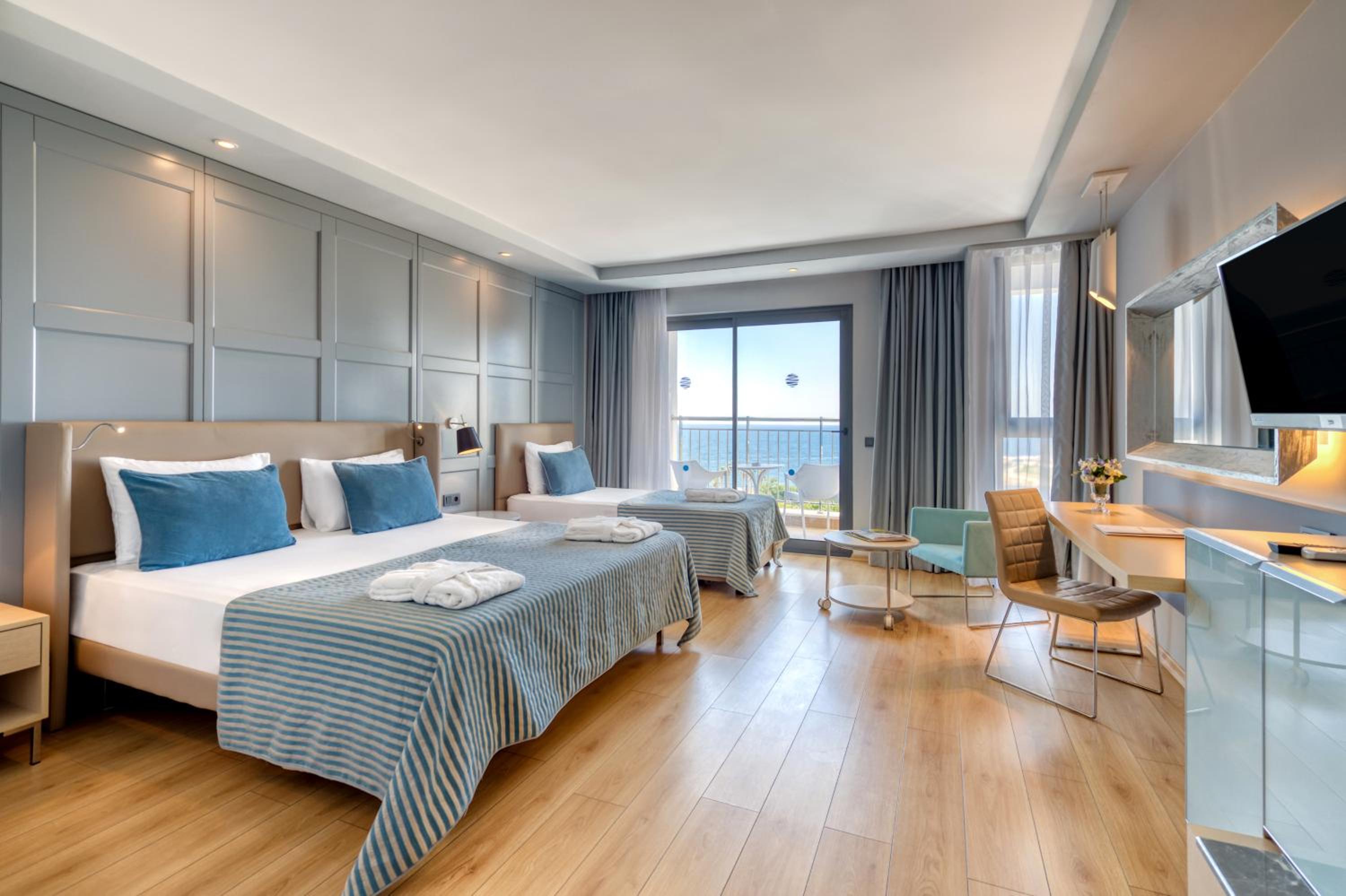 Triple Room with Sea View