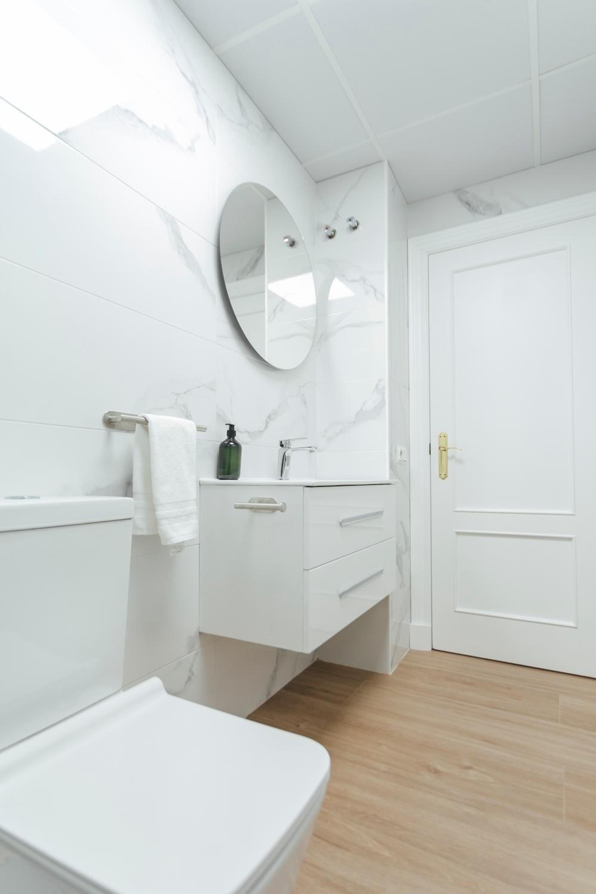 Two-Bedroom Apartment - Photo 28