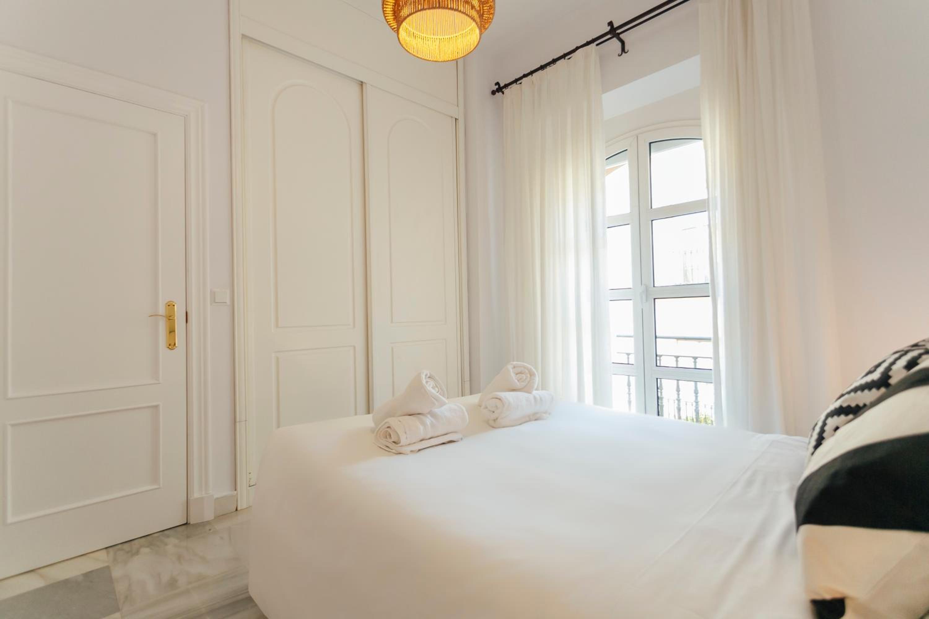Two-Bedroom Apartment - Photo 25
