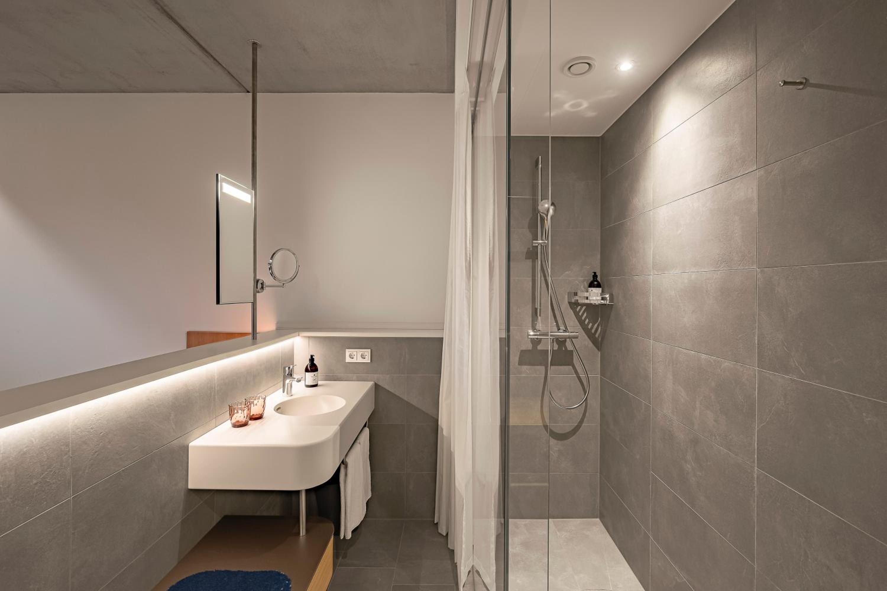Standard Double Room - Photo 4