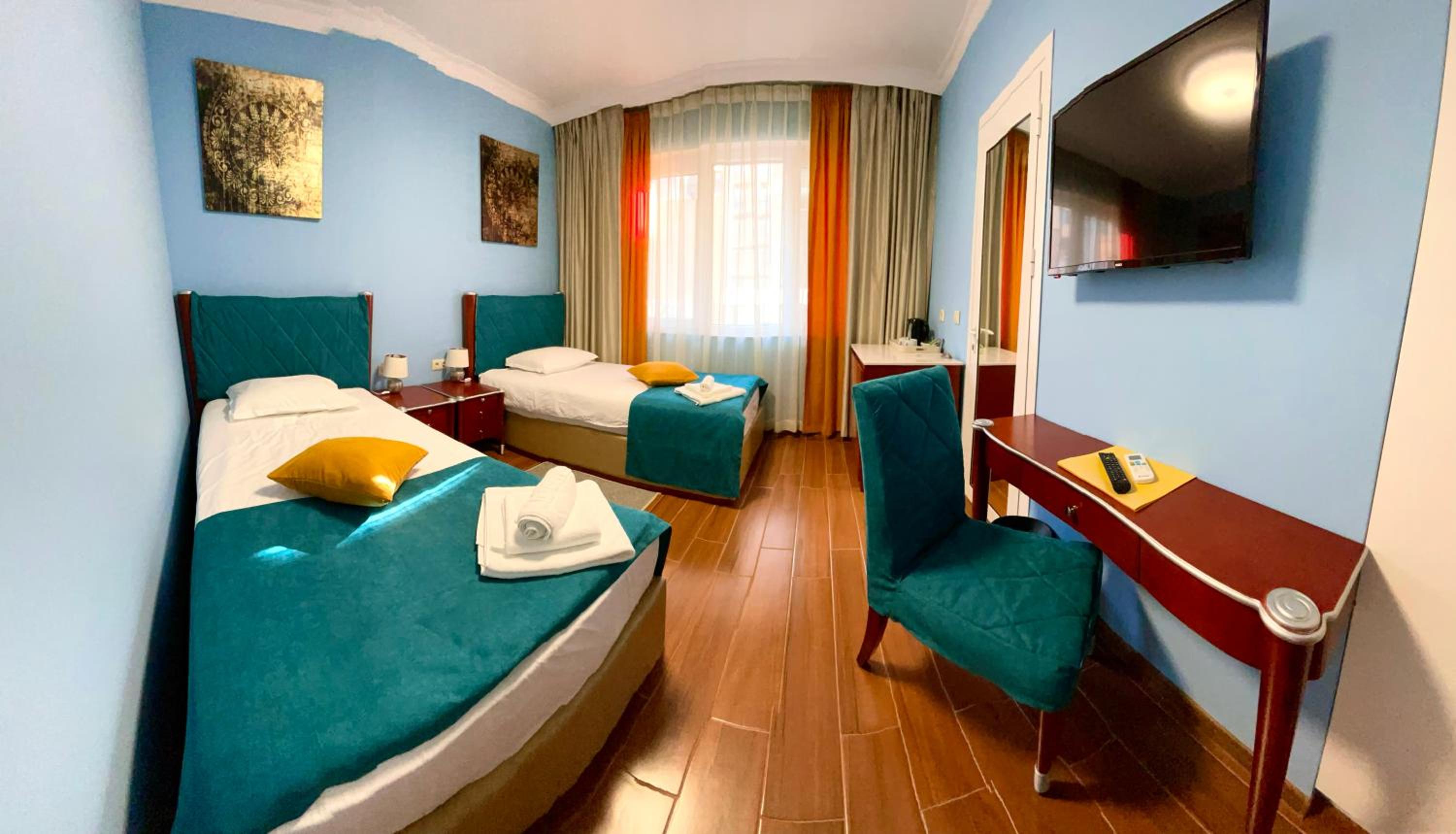 Deluxe Twin Room - Photo 12