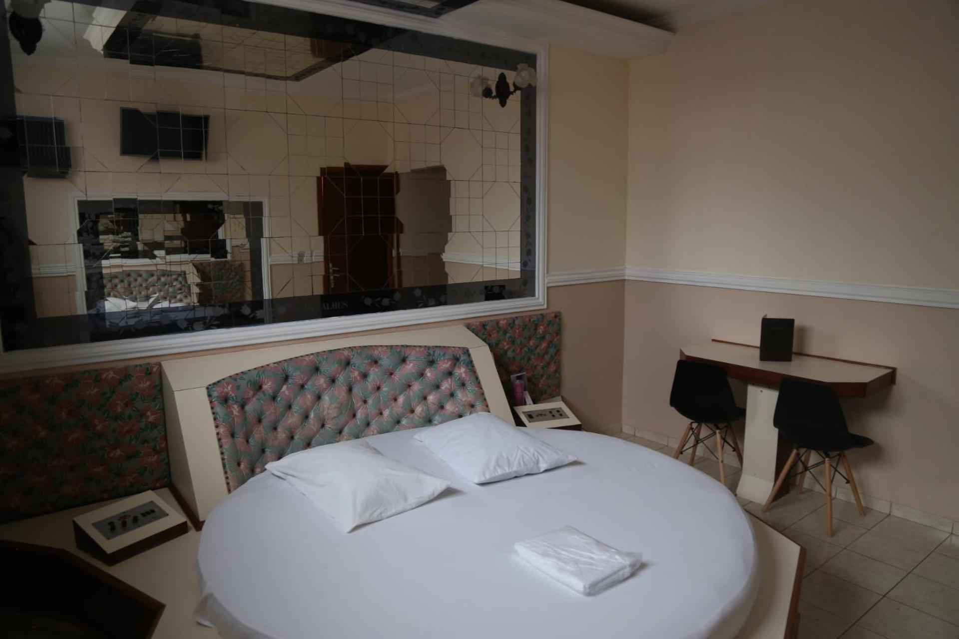 Budget Double Room - Photo 2