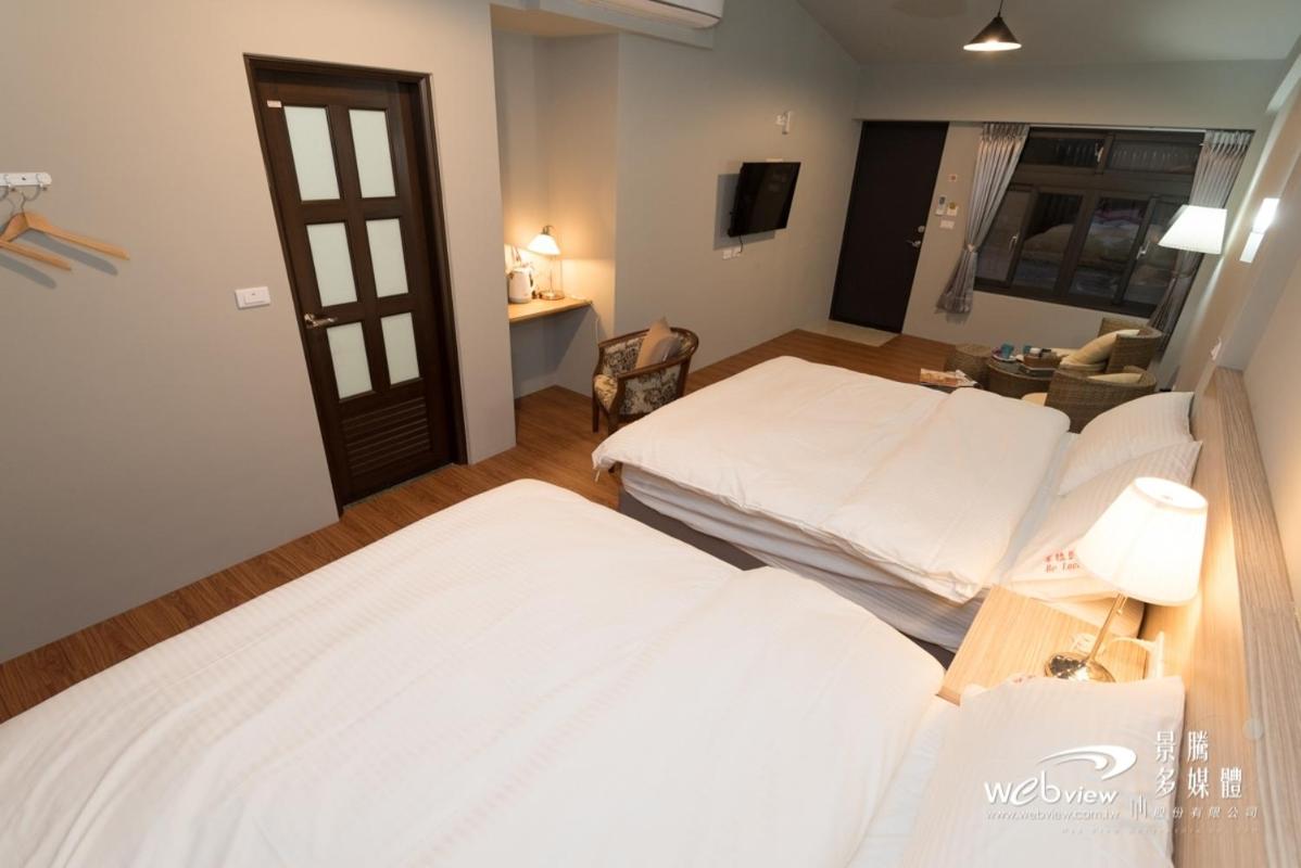 Quadruple Room with Mountain View photo 3