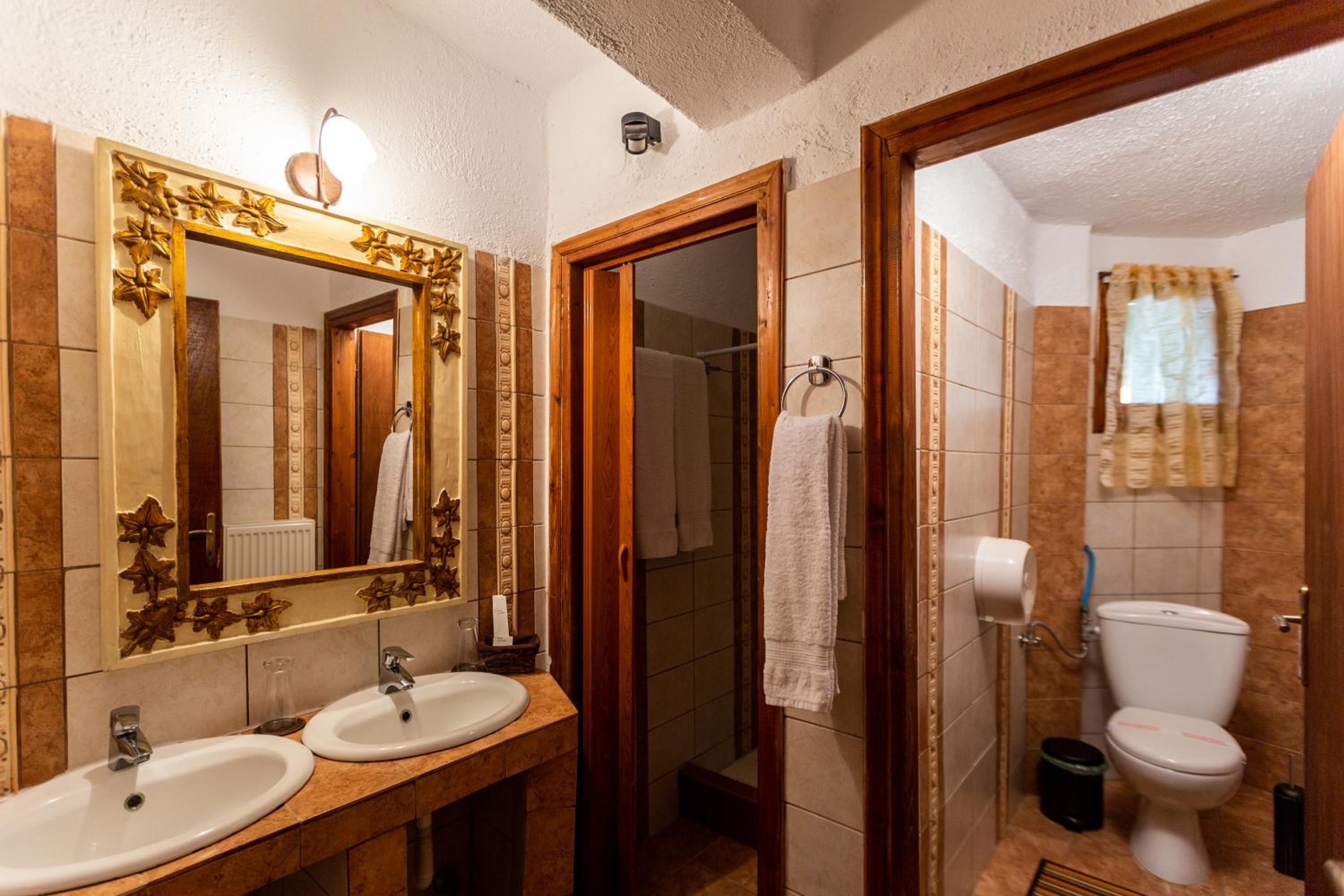 Superior Triple Room - Photo 8