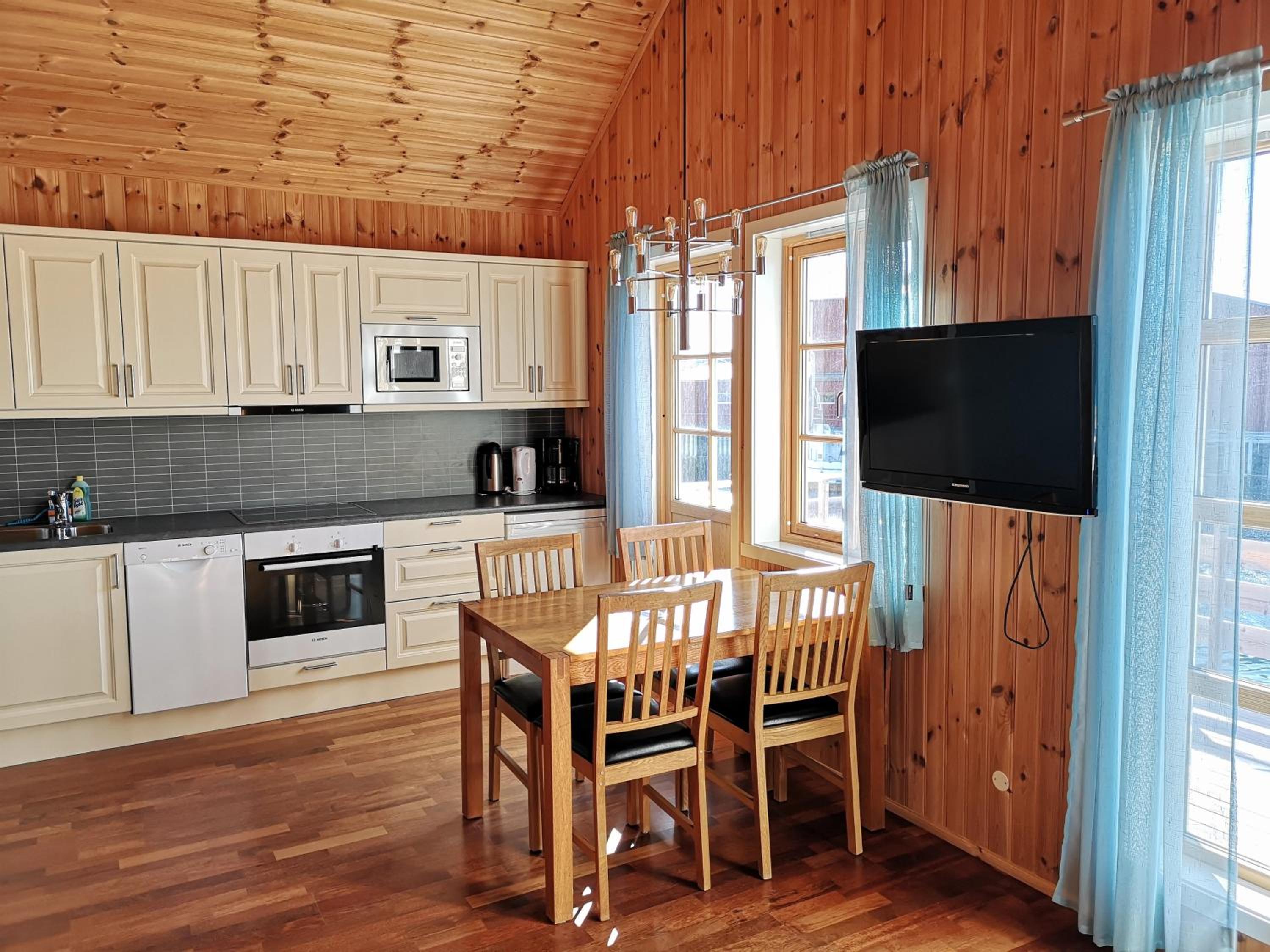 Bungalow with Patio photo 3