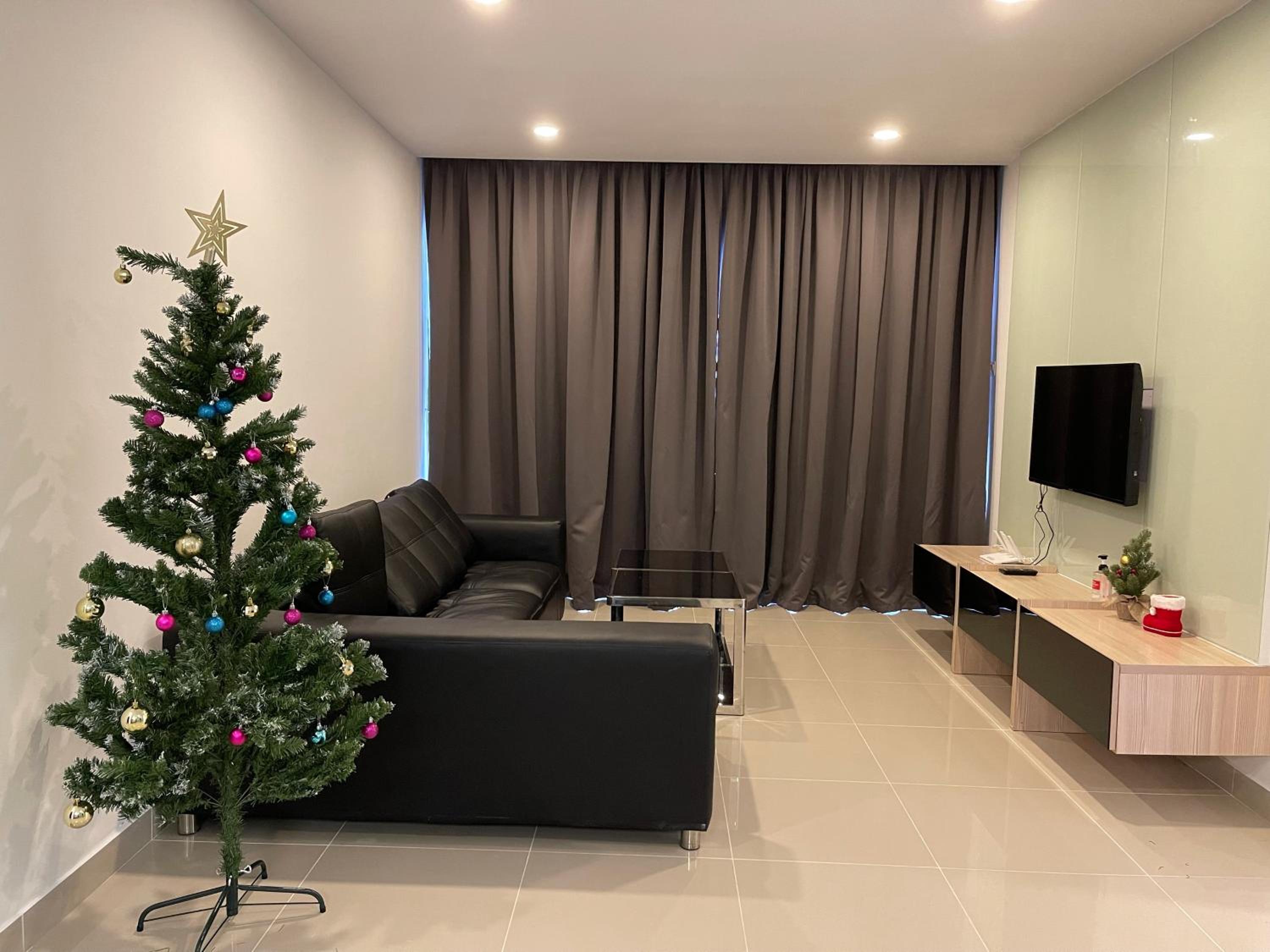 Three-Bedroom Apartment - Photo 16