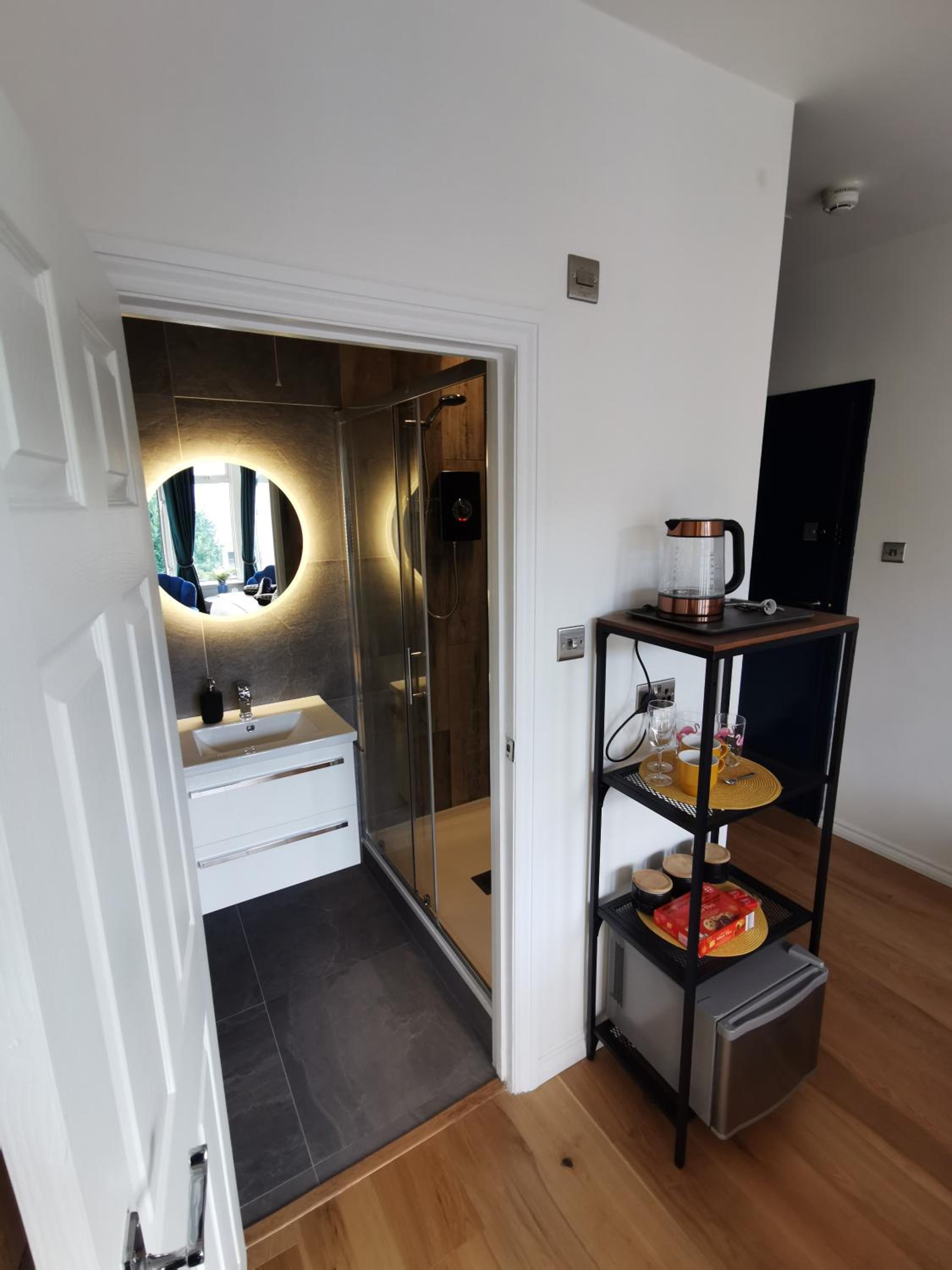 Double Room with Private Bathroom - Photo 5