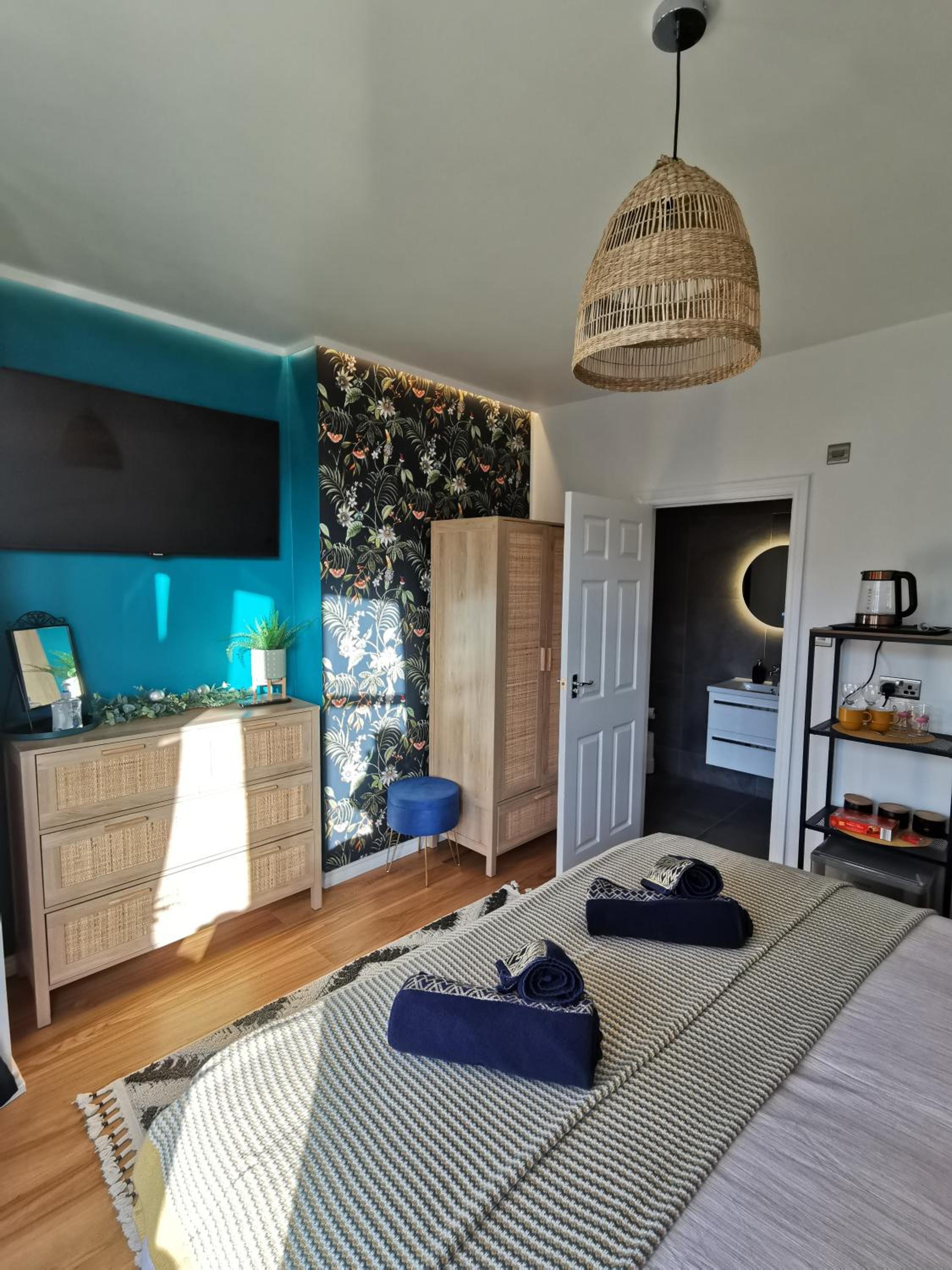 Double Room with Private Bathroom - Photo 2
