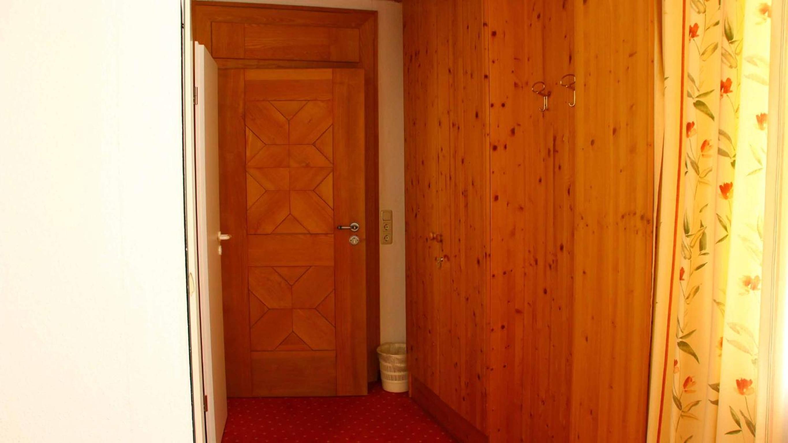 Single Room photo 3