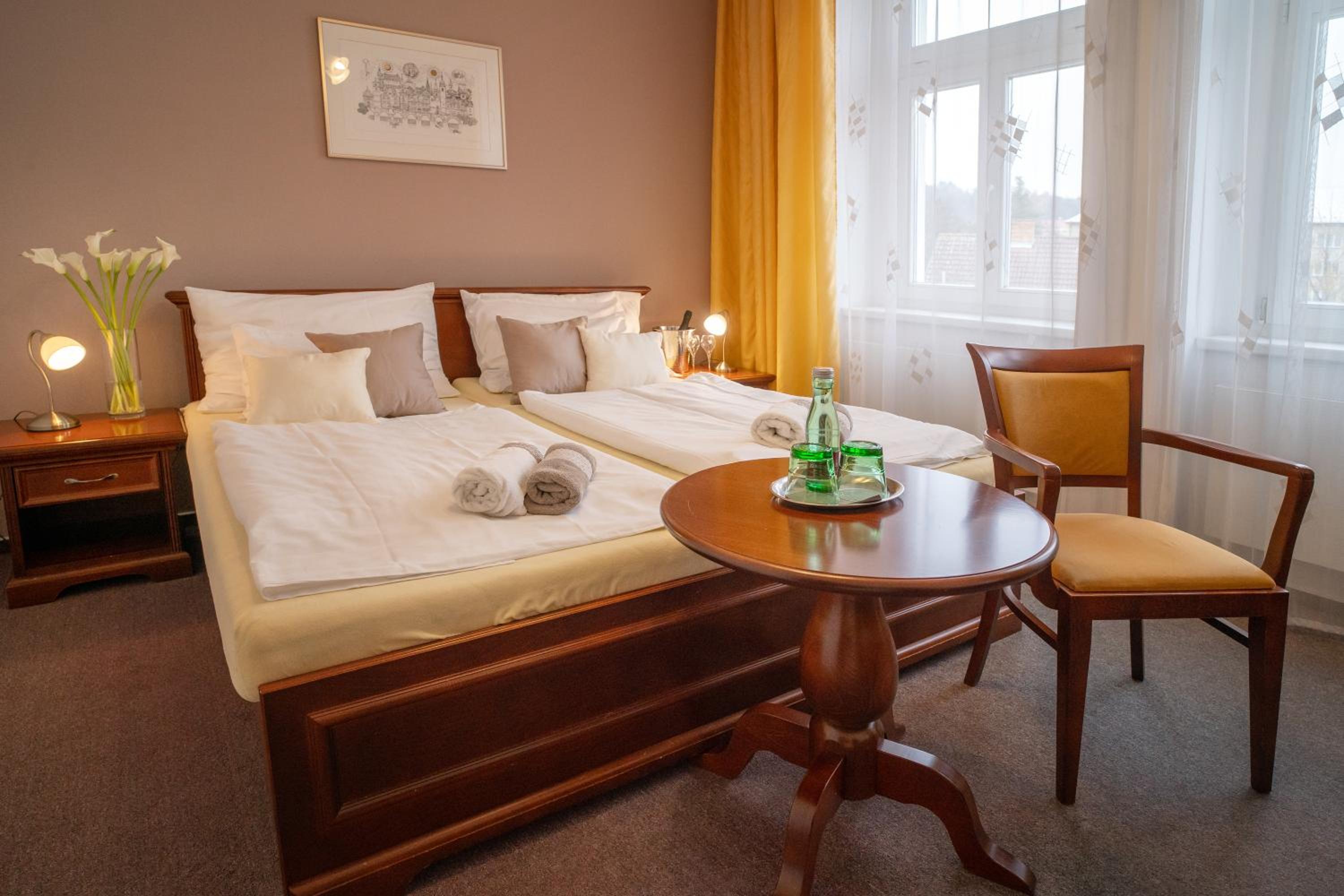Comfort Double Room-in the building next door - Photo 7