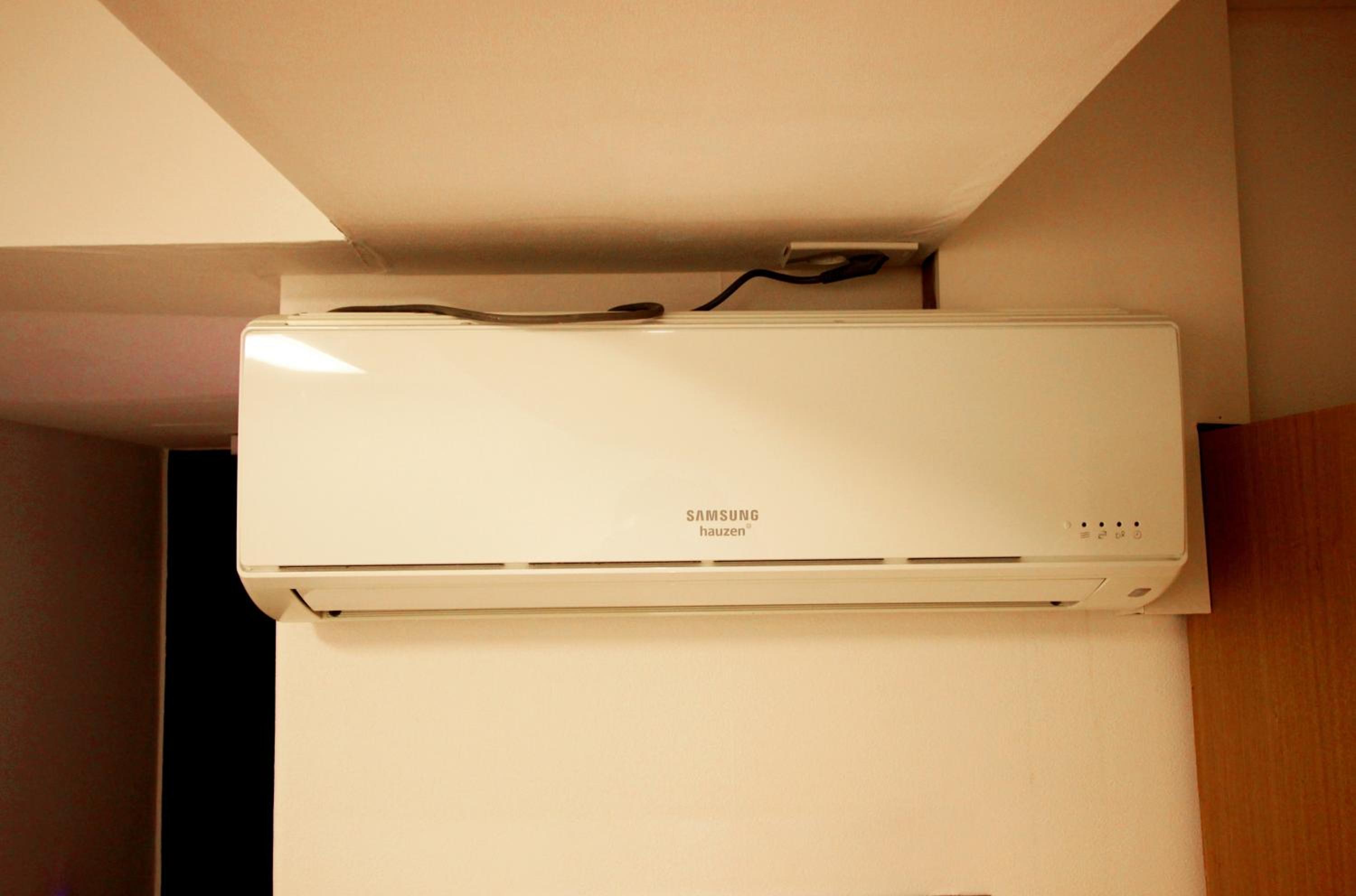  Double Room with No Window - Photo 11