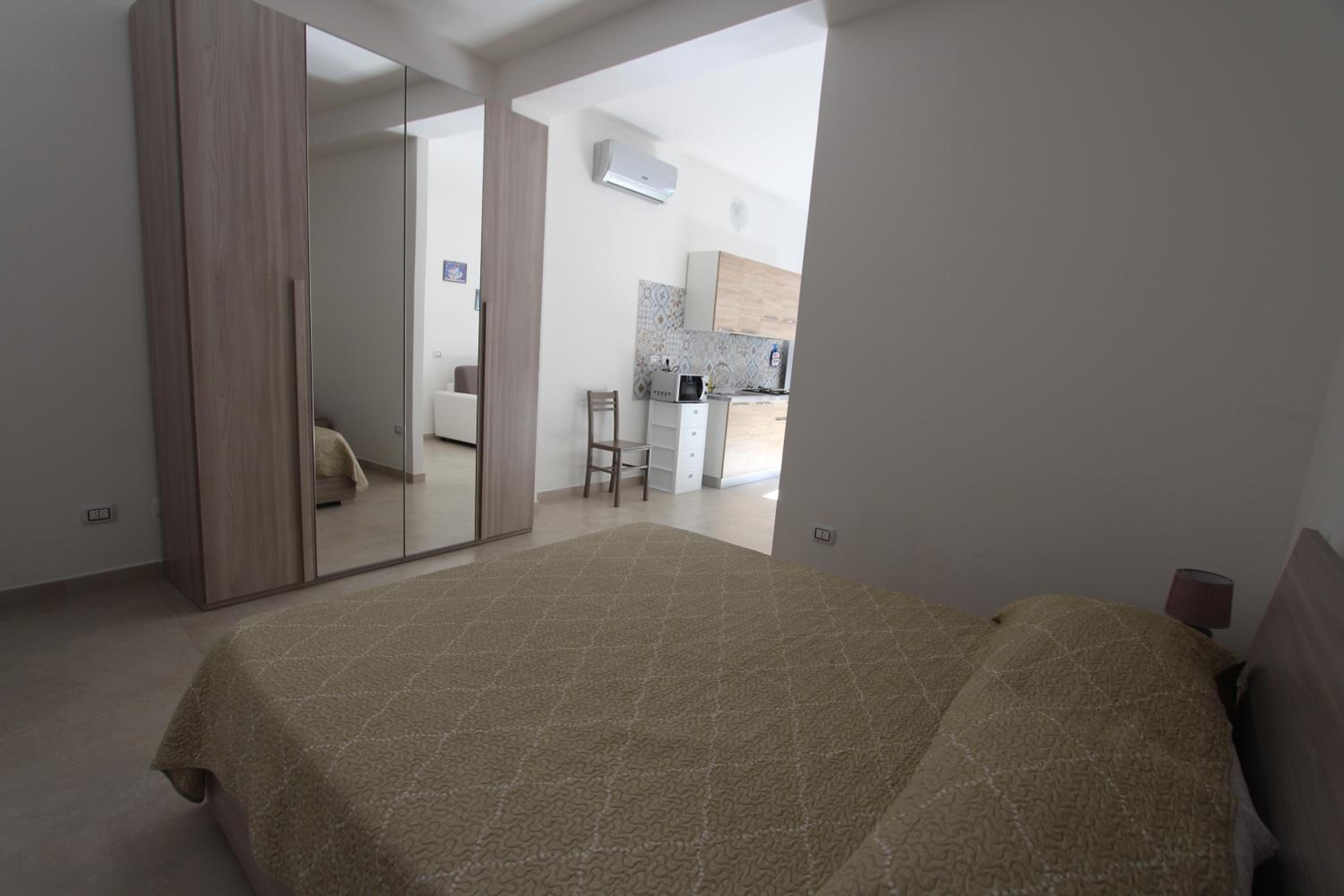 One-Bedroom House photo 1