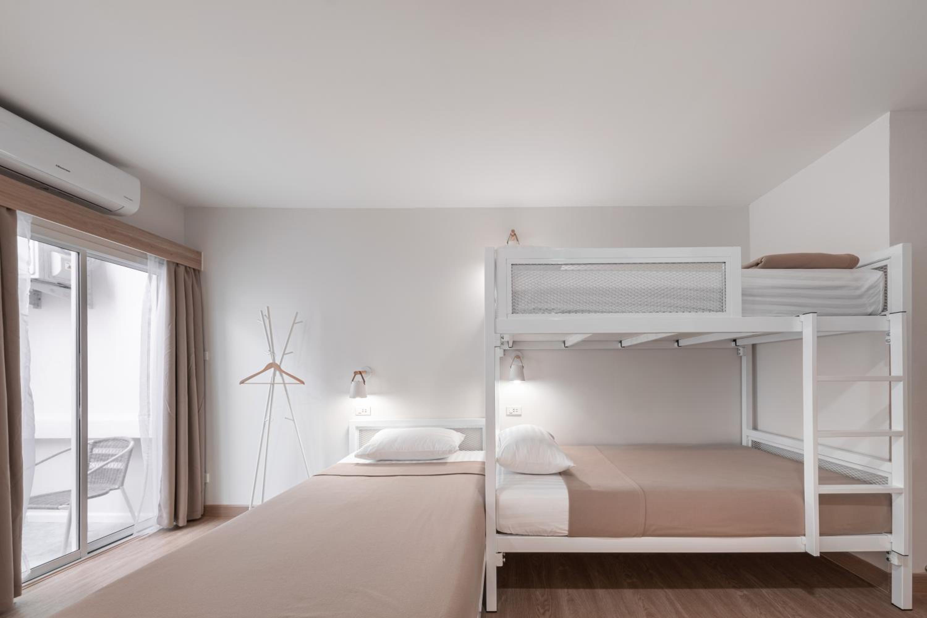 Triple Room with Private Bathroom photo 1
