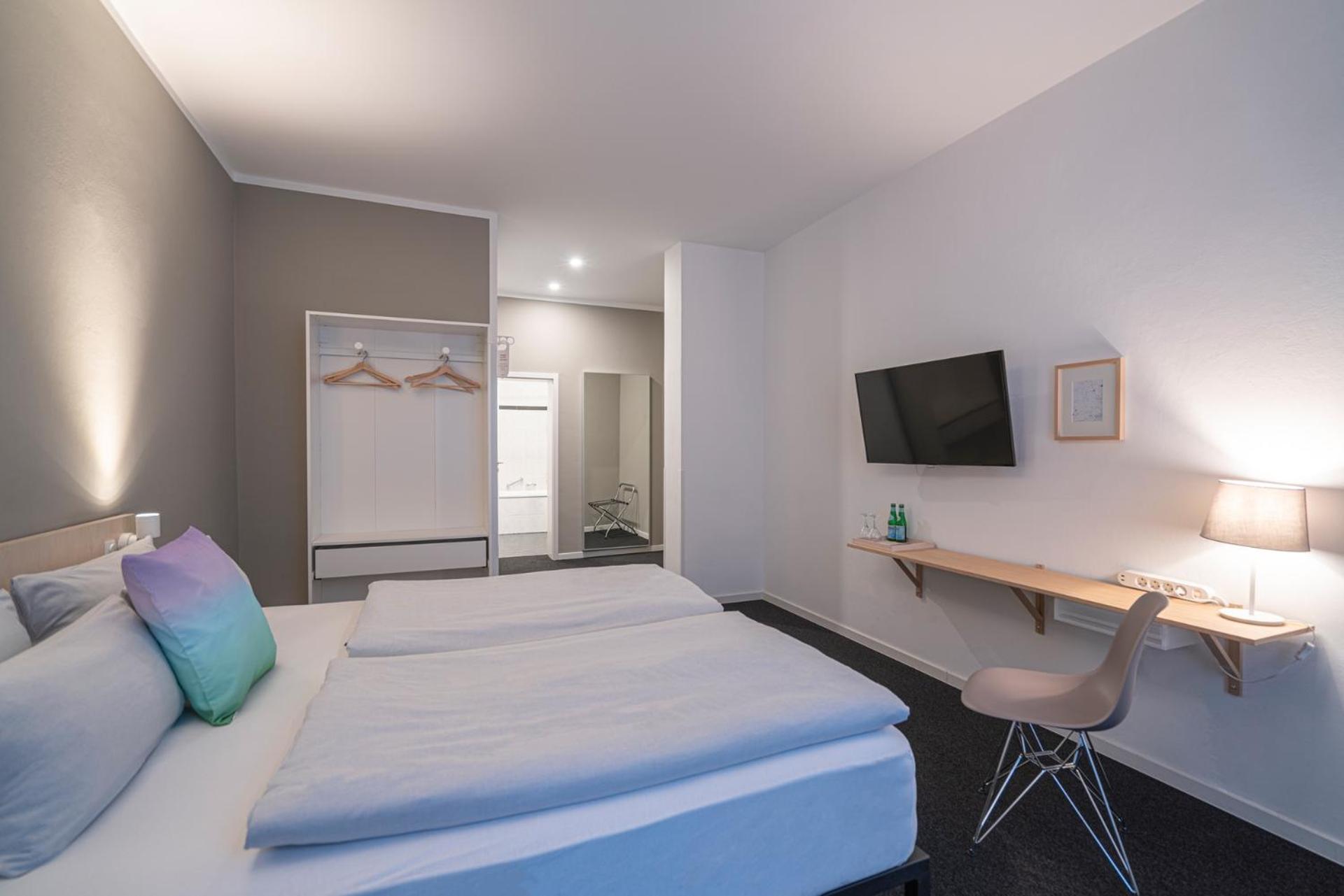 Double Room - Photo 3