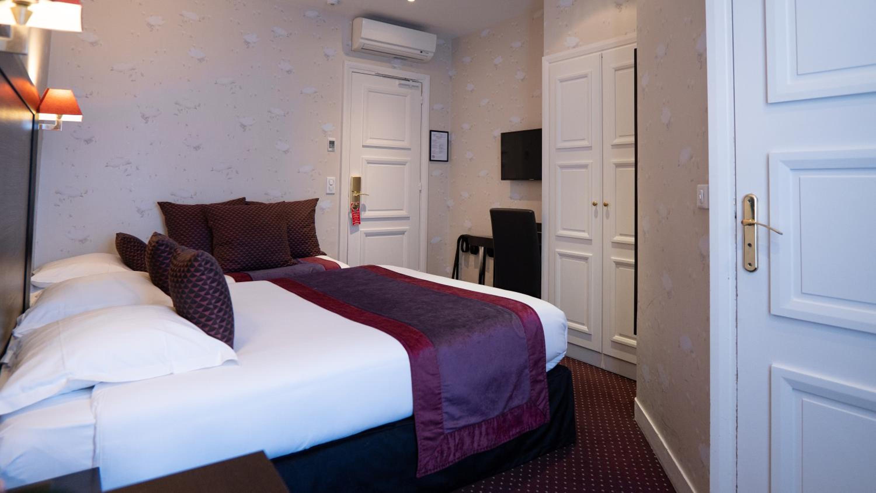 Executive Triple Room photo 3