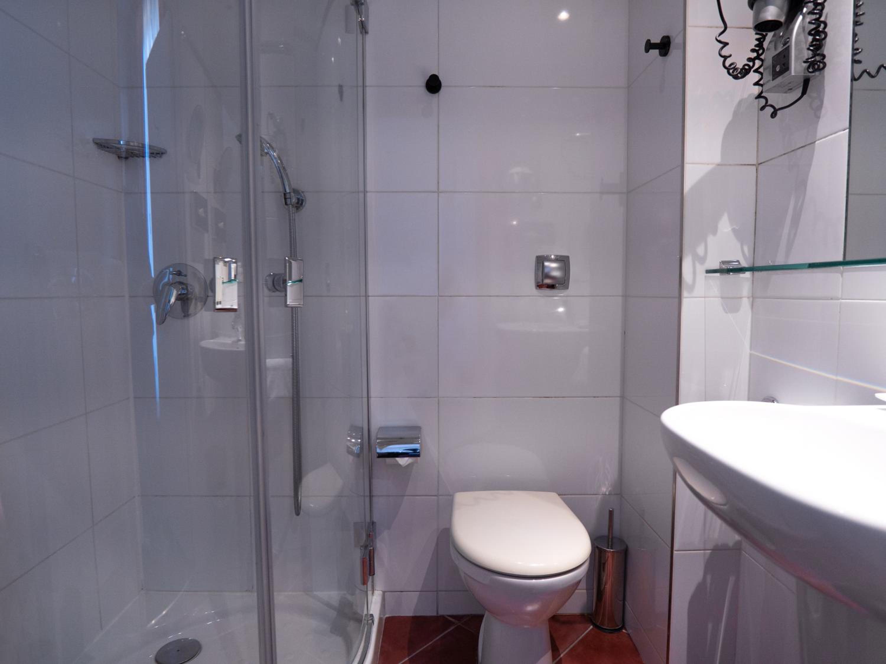 Executive Triple Room thumbnail 5