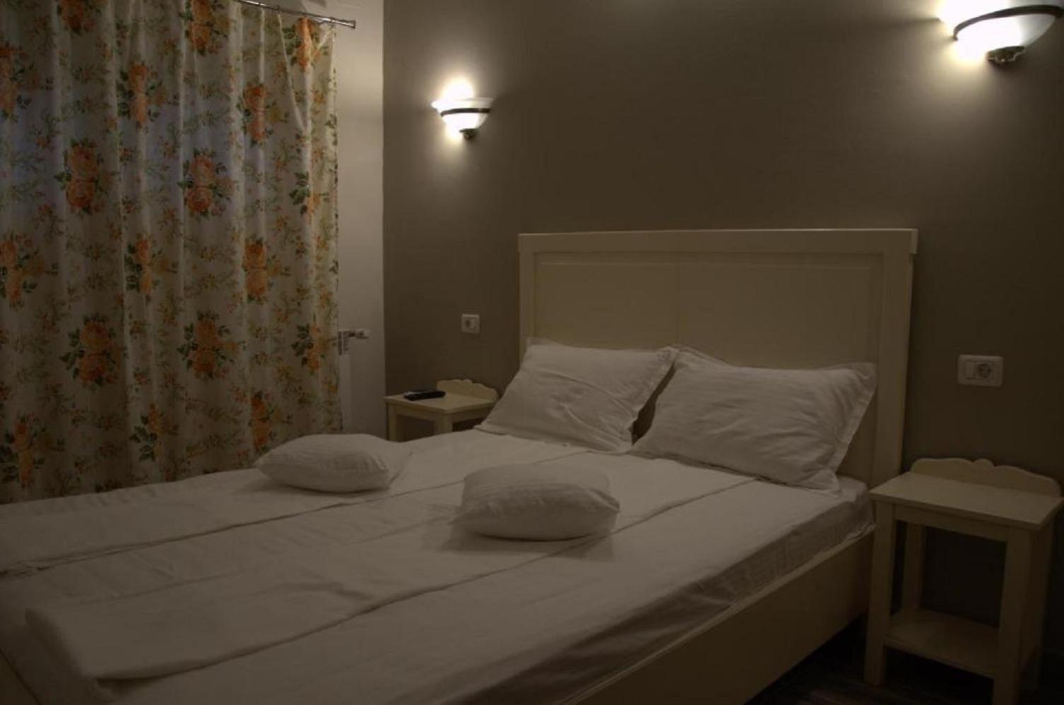 Double Room - Photo 17