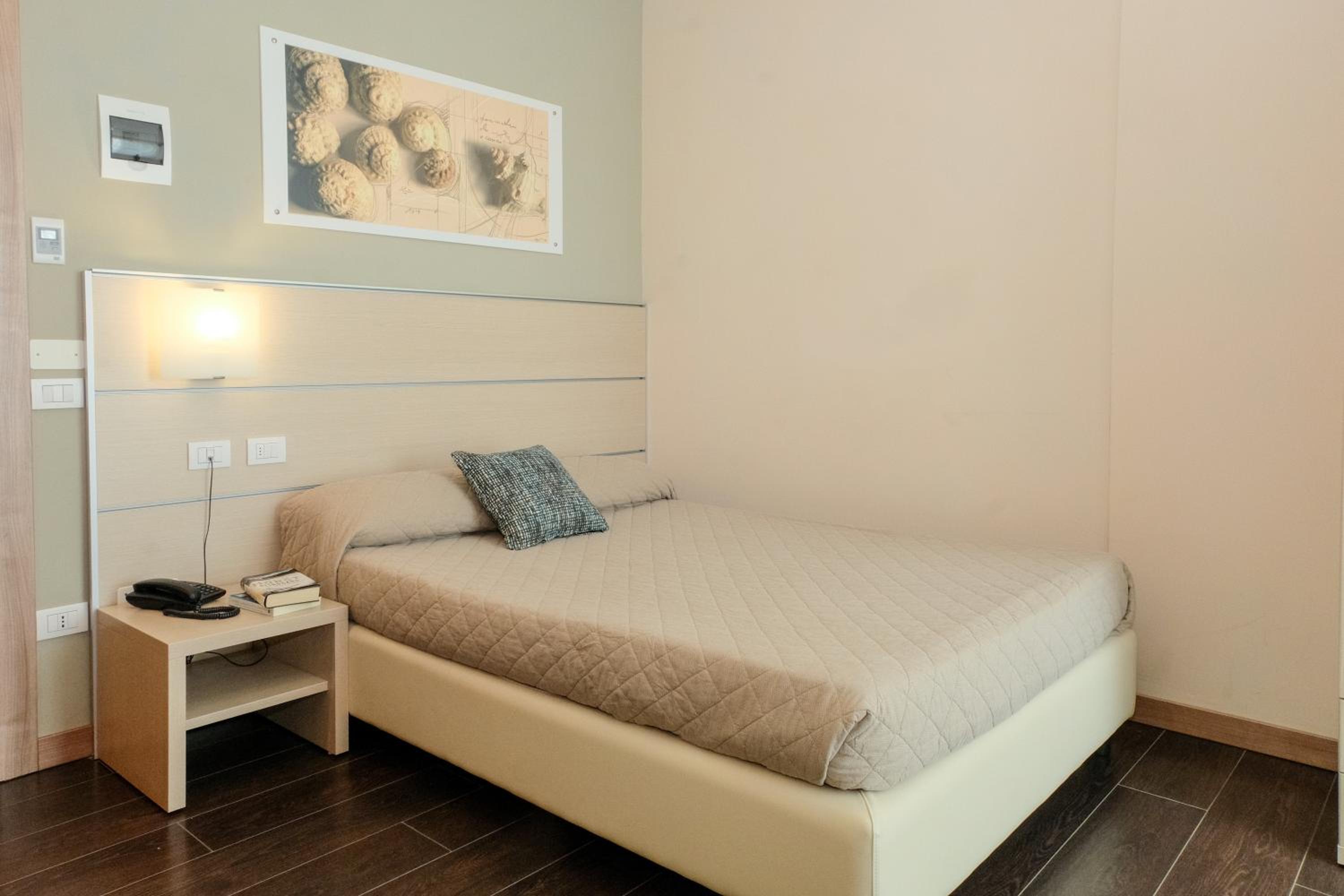 Comfort Single Room - Disability Access photo 1