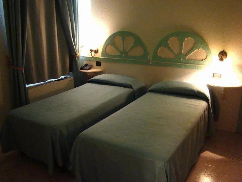 Double or Twin Room - Photo 2