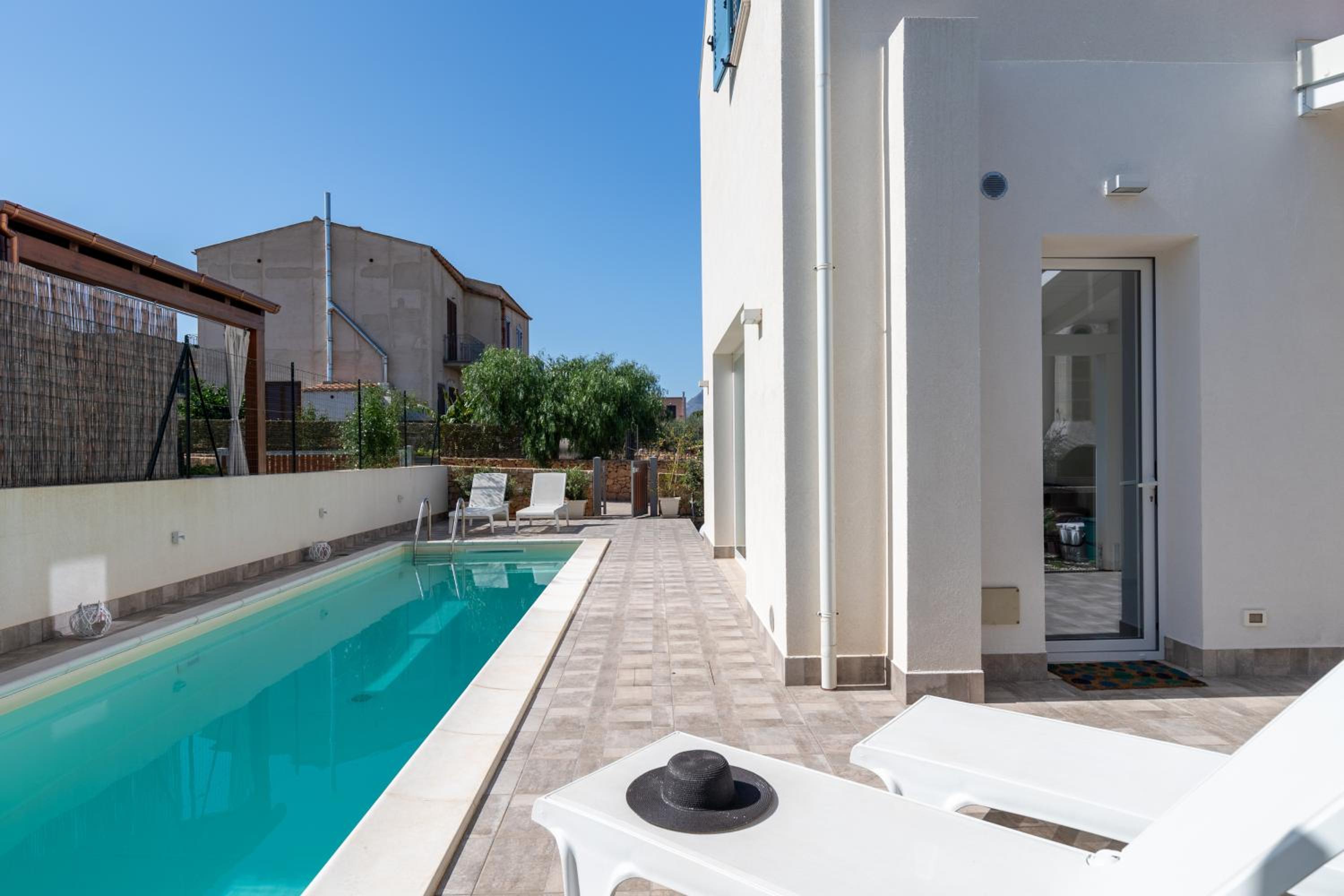 Three-Bedroom Villa photo 2