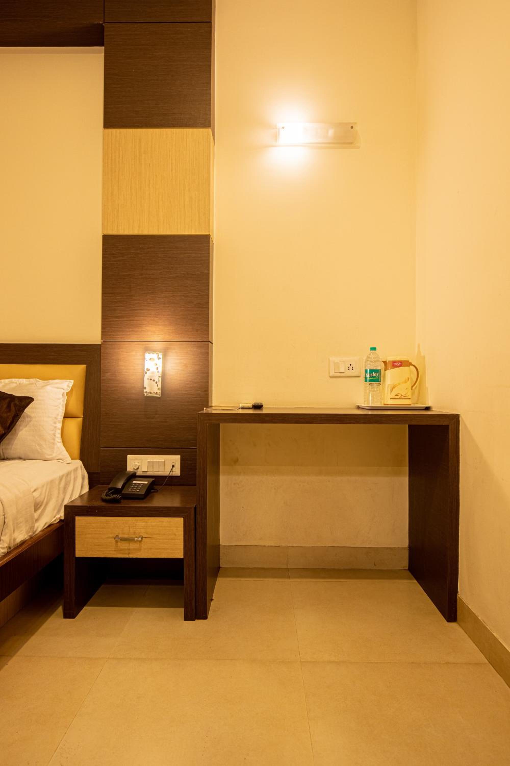 Executive Room - Photo 16
