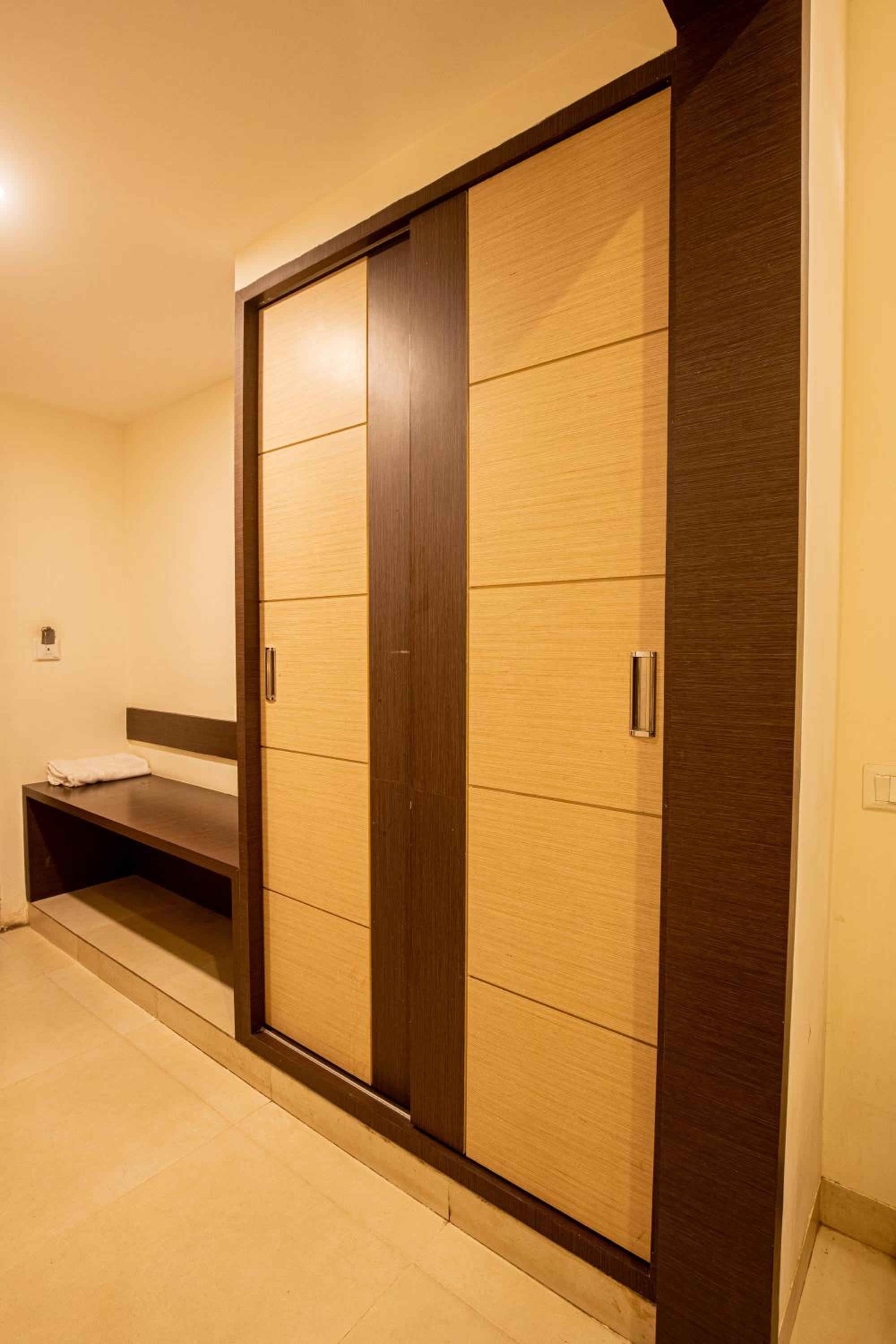 Executive Room - Photo 13