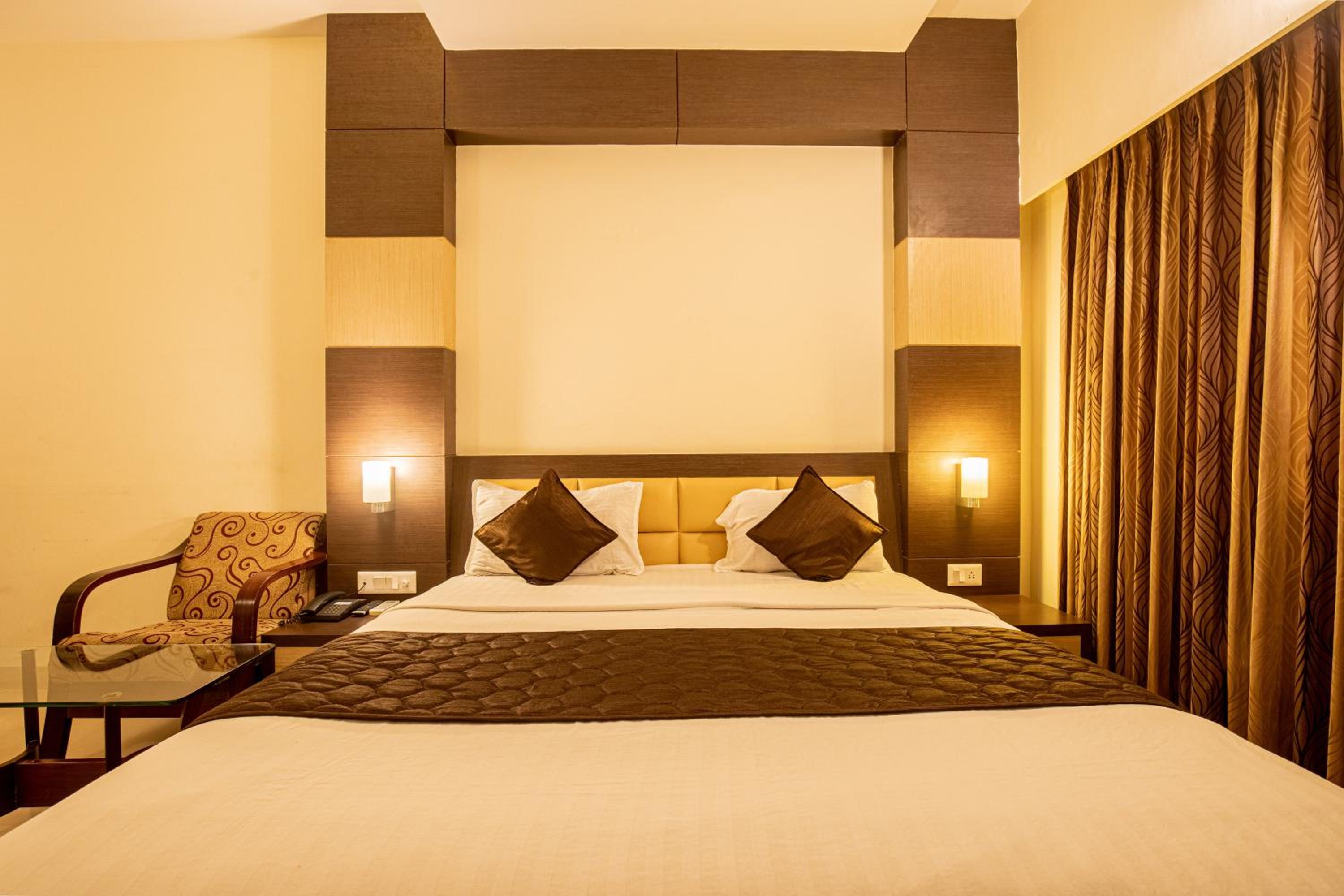 Executive Room - Photo 7