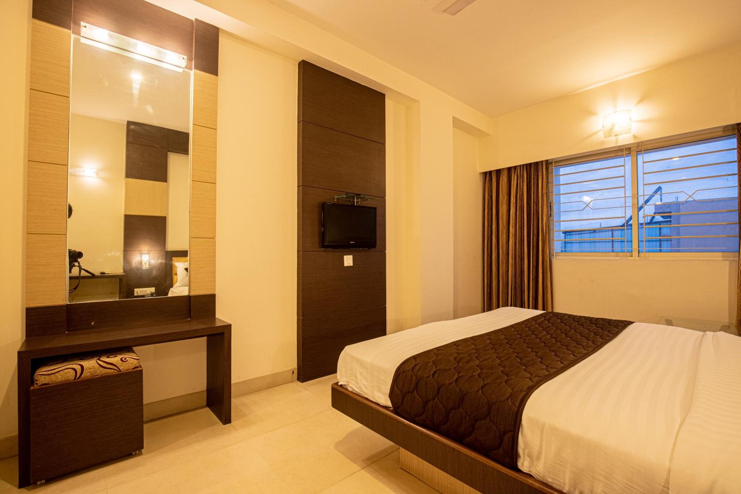 Executive Room - Photo 8