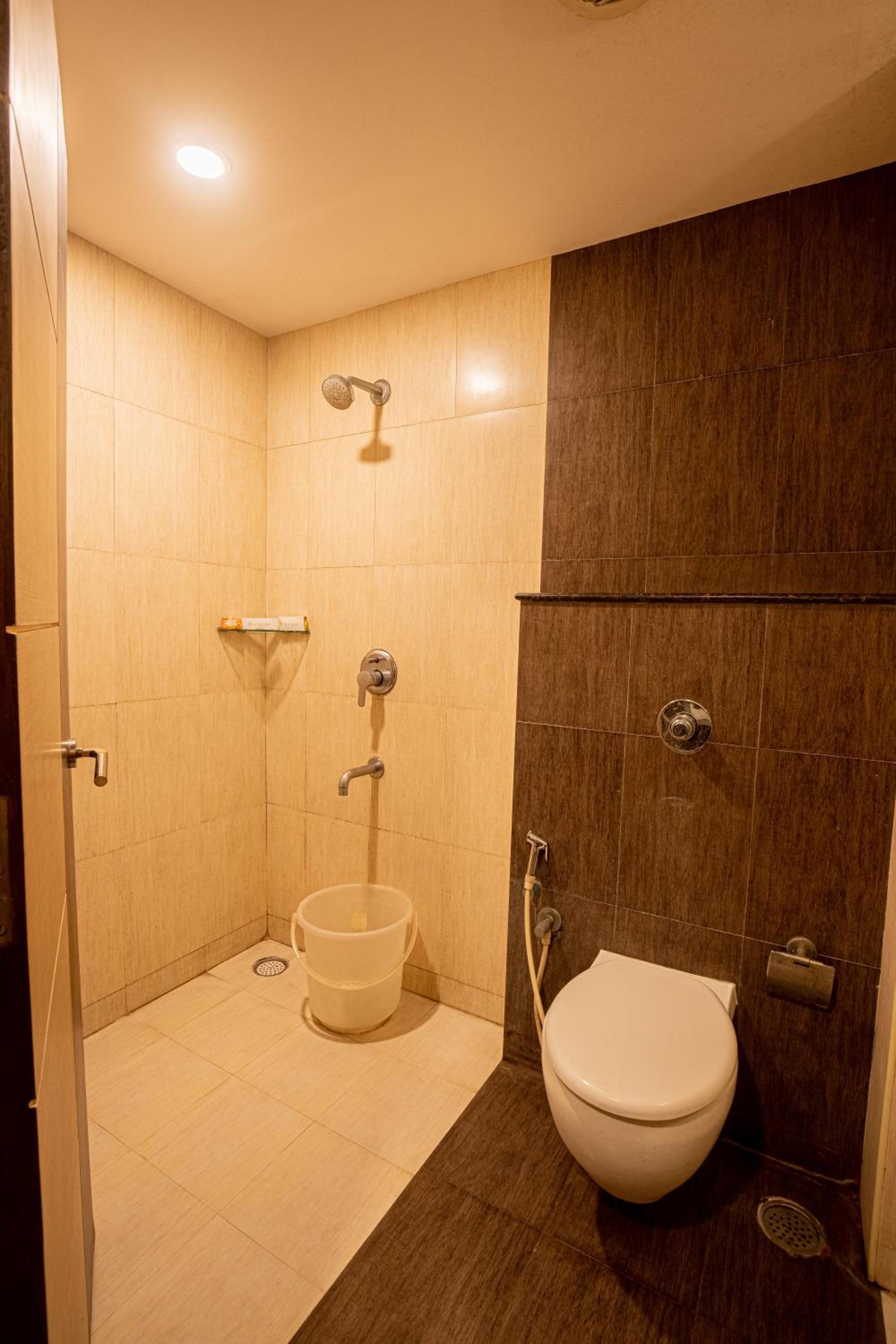 Executive Room - Photo 18