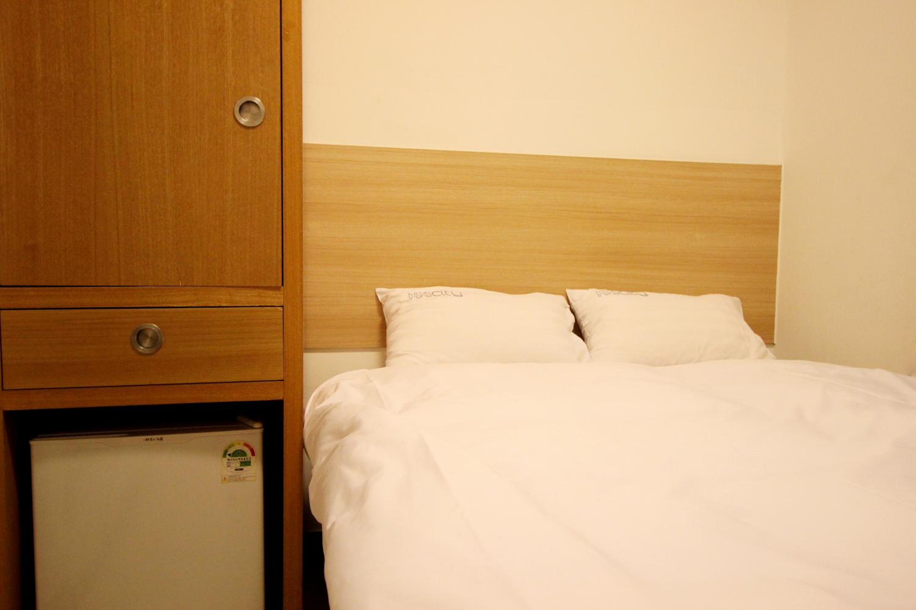  Double Room with No Window - Photo 3