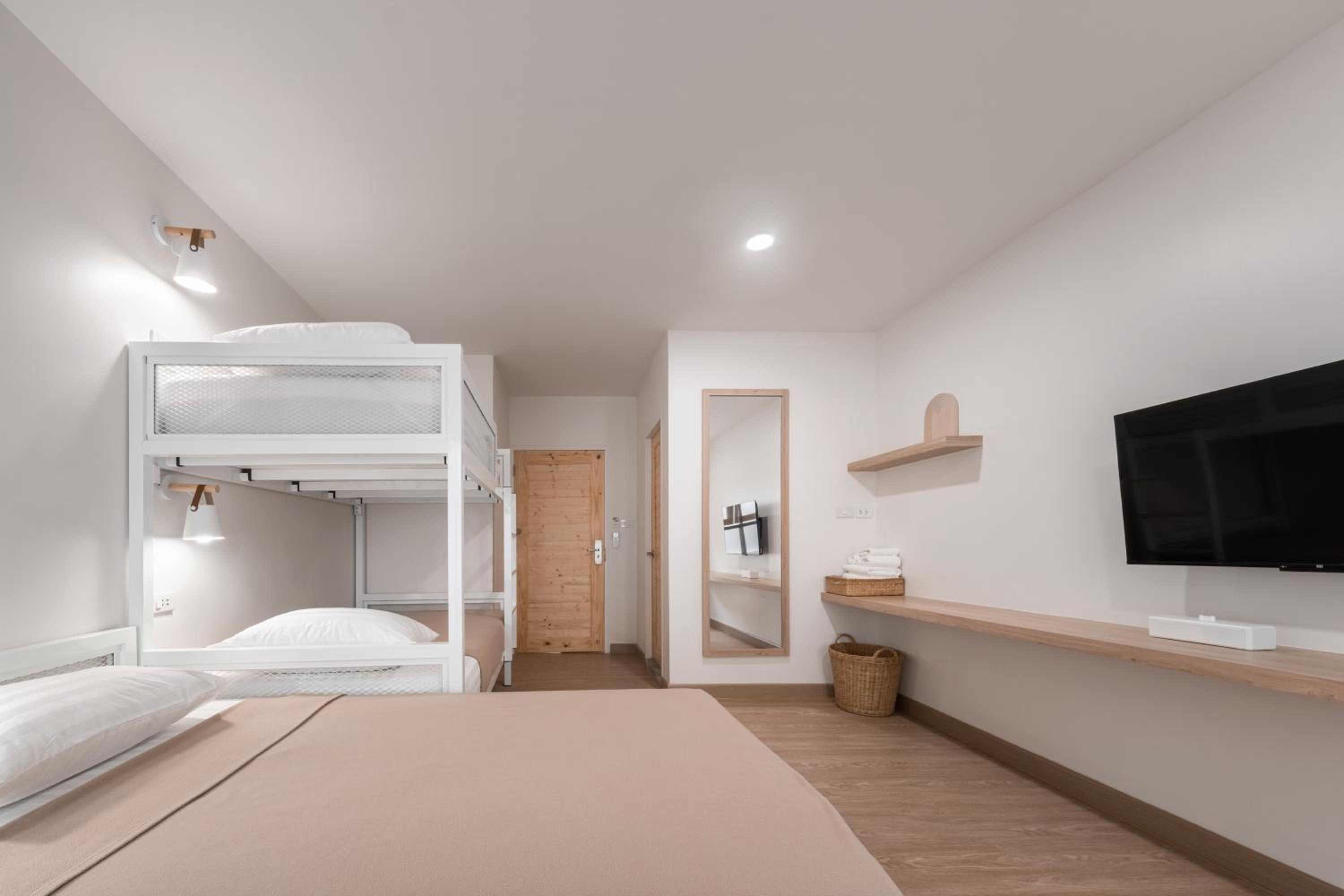 Triple Room with Private Bathroom photo 3