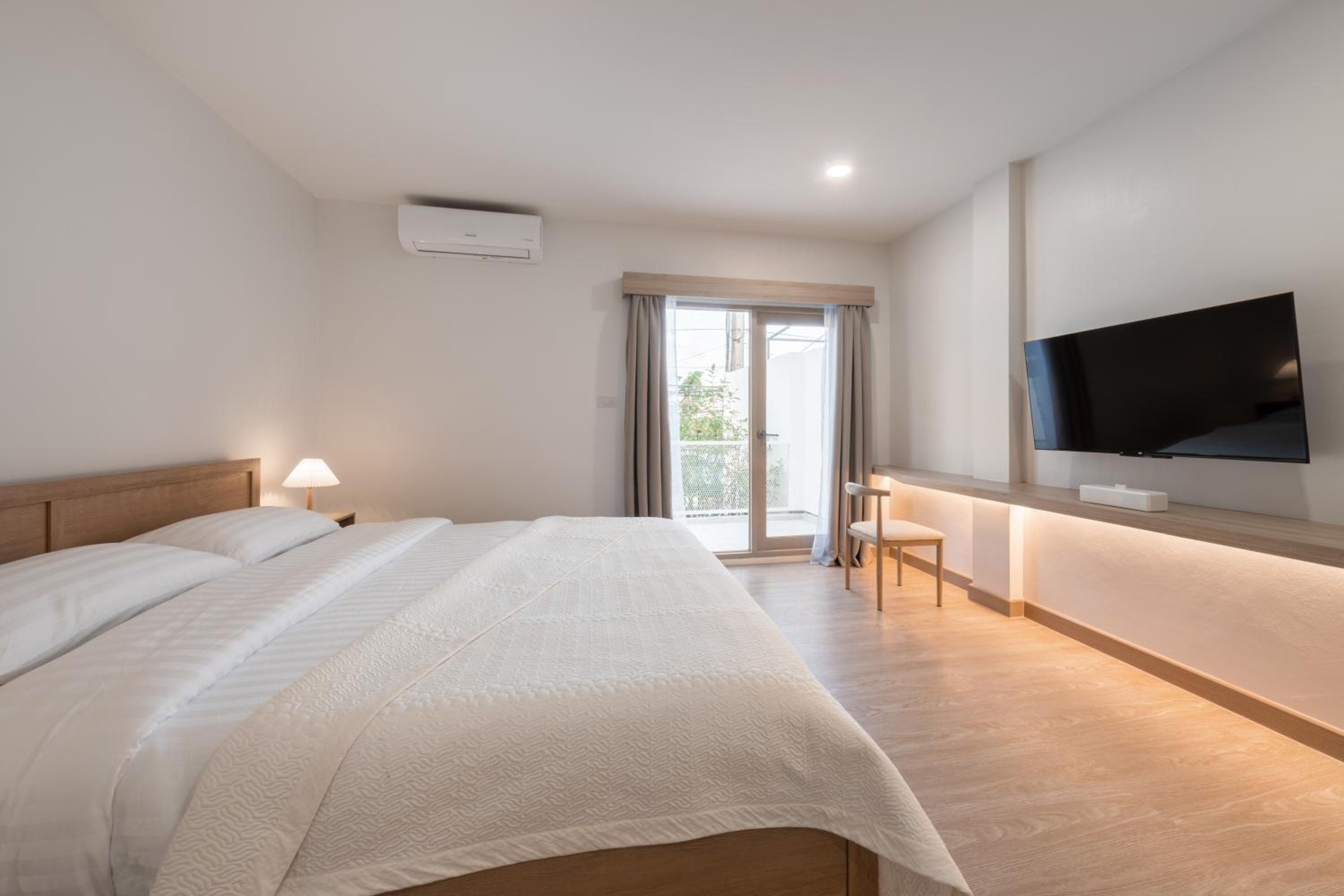 Double Room with Private Bathroom photo 2
