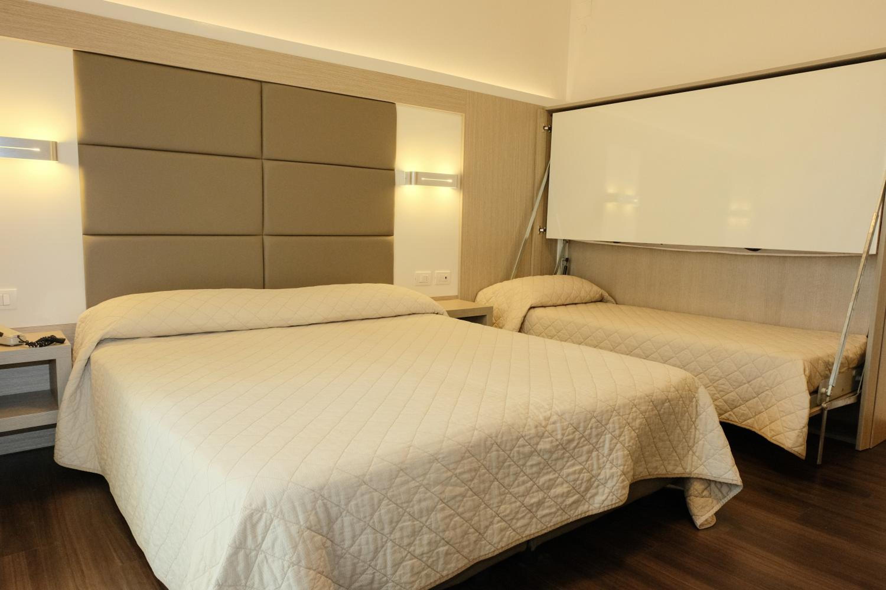 Comfort Triple Room with Side Sea View photo 1