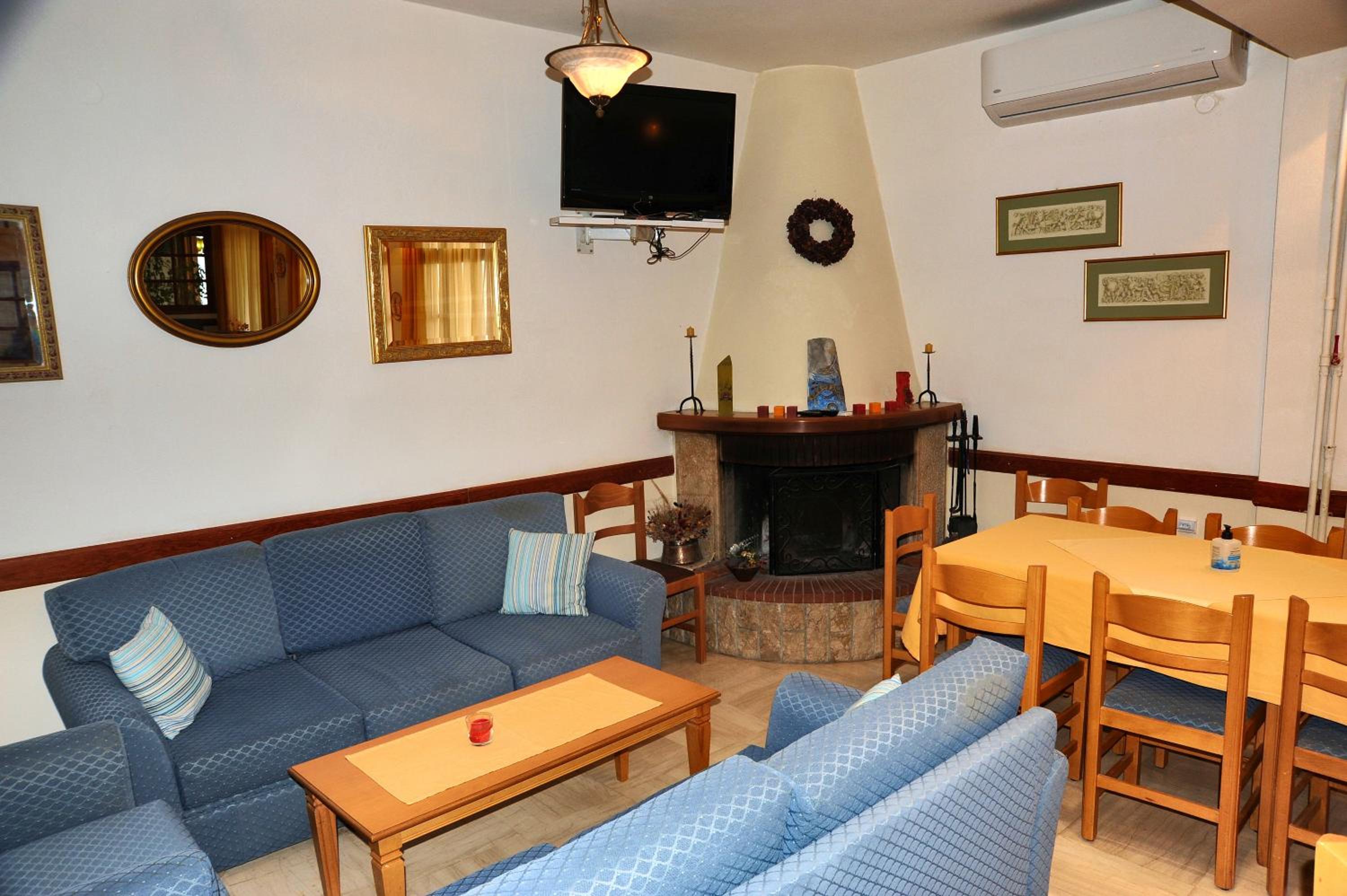 Standard Double or Twin Room with View - Photo 3