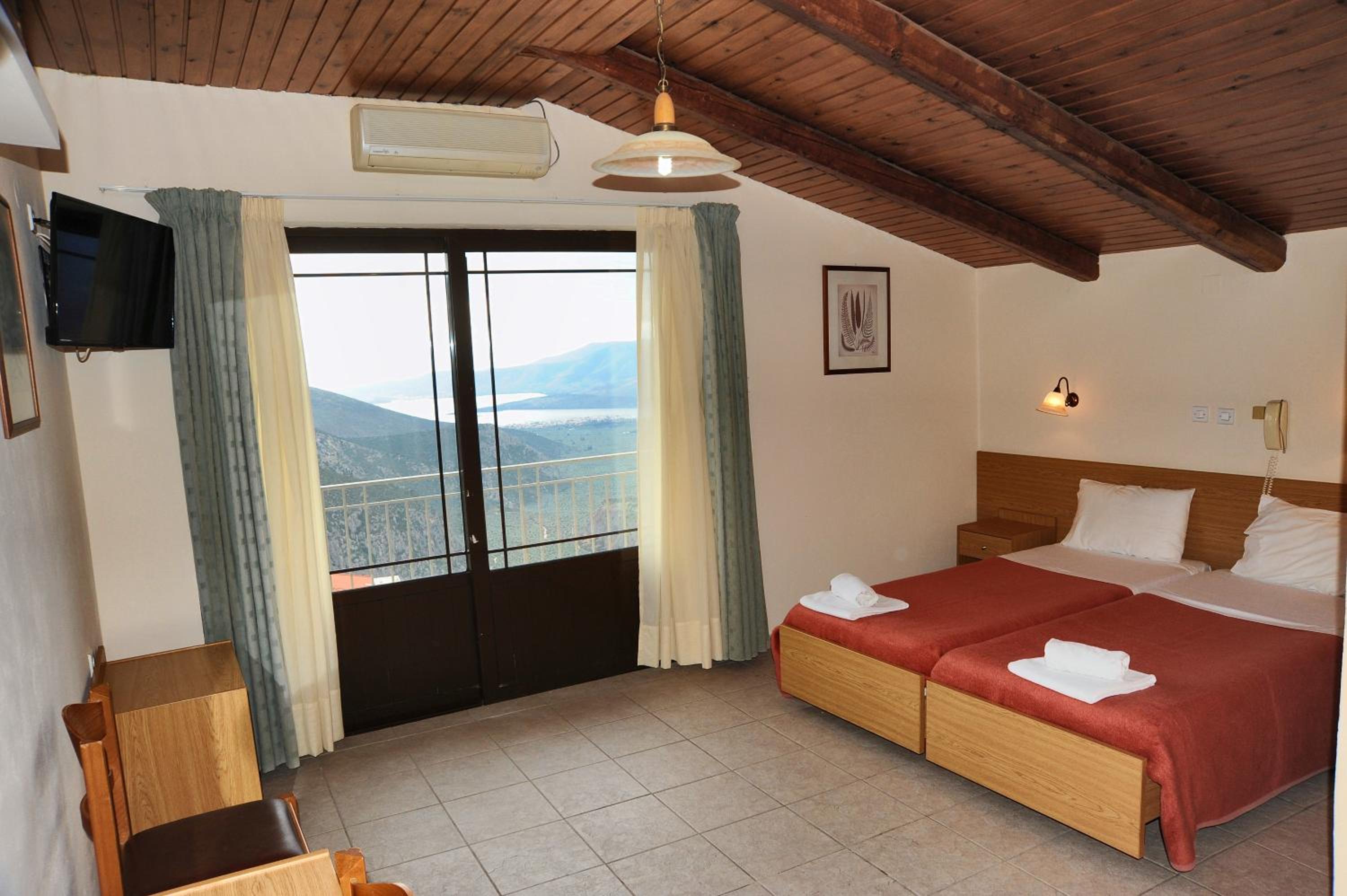 Standard Double or Twin Room with View - Photo 1