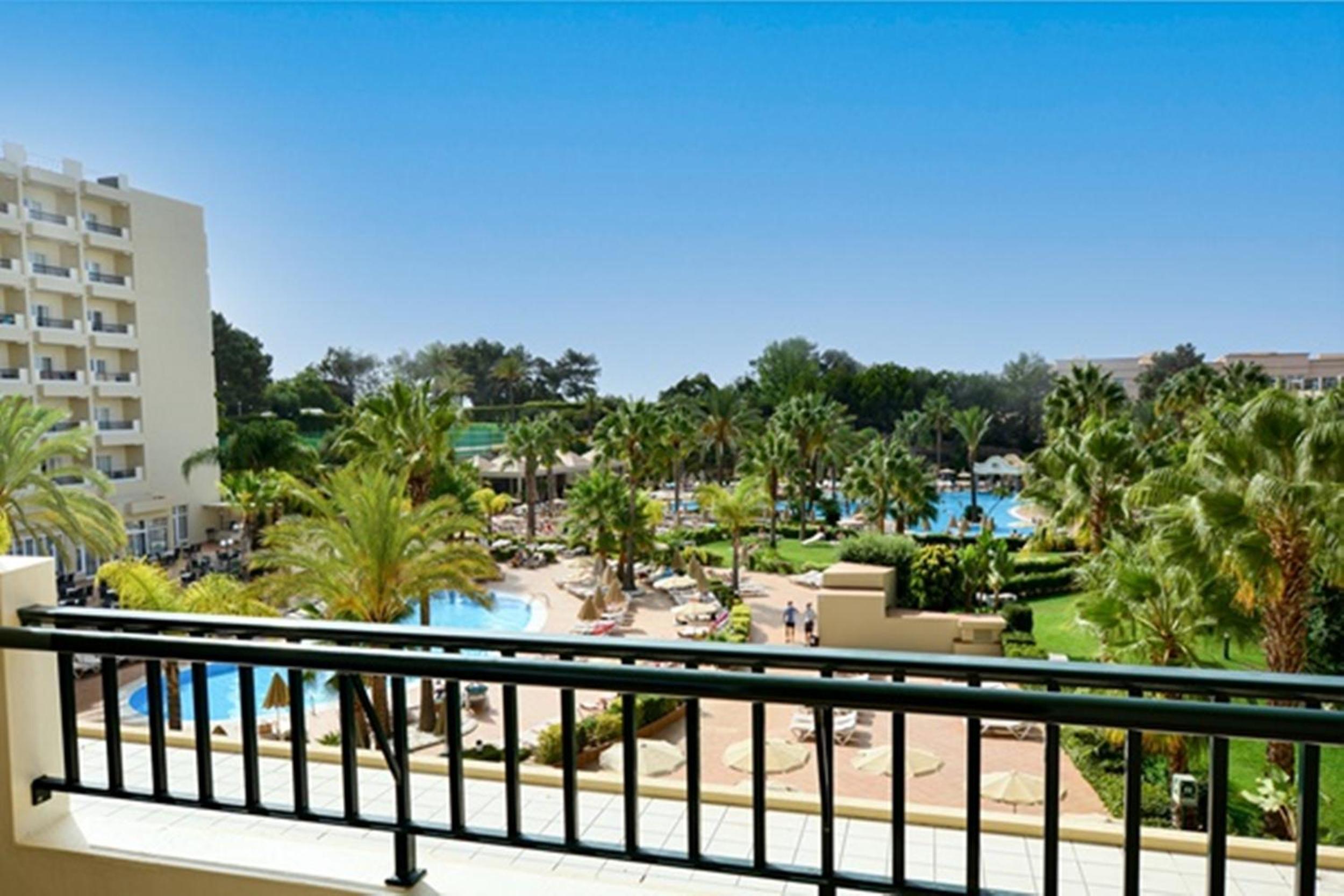Standard Twin Room with Pool View - Photo 5