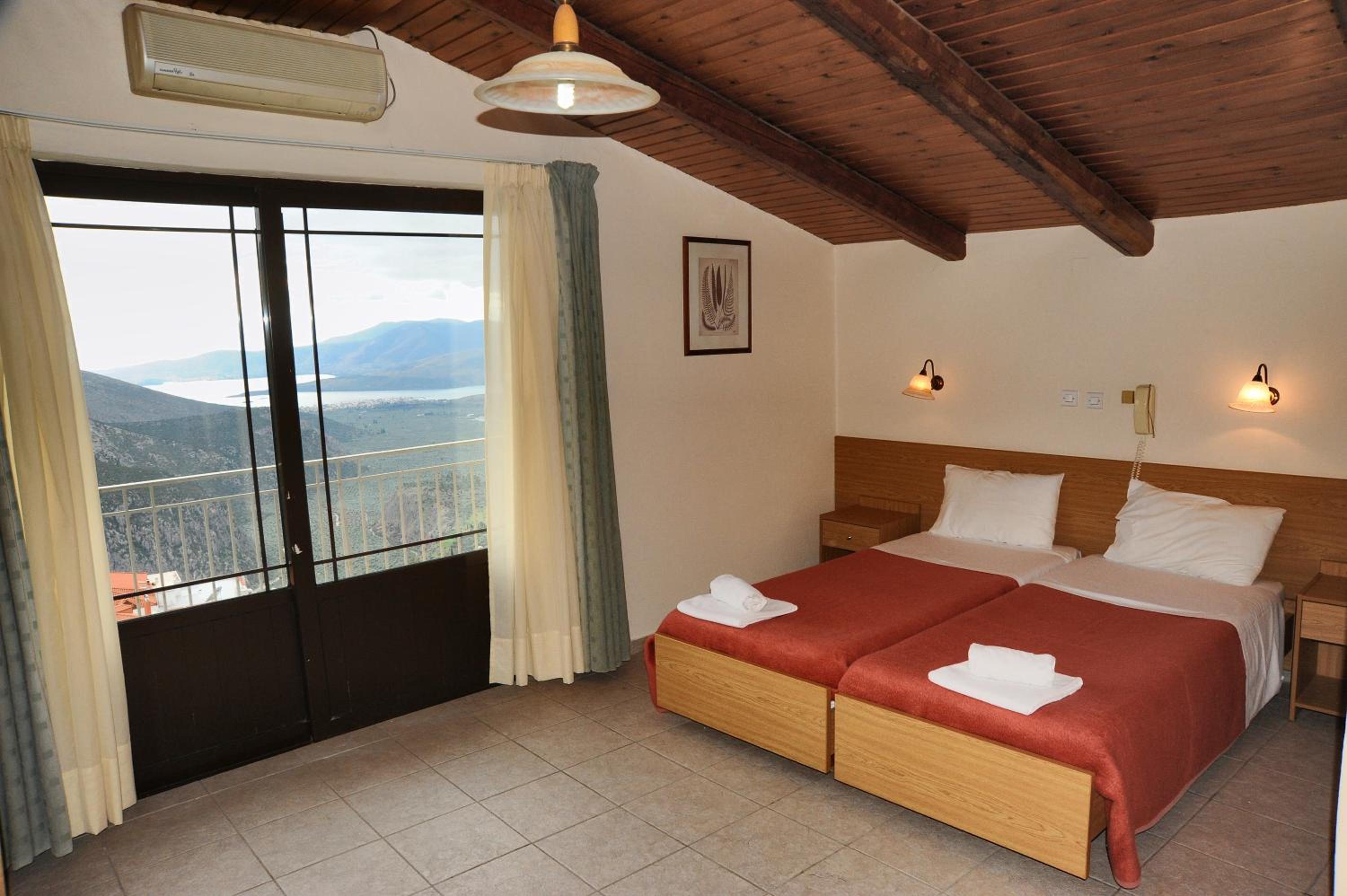 Standard Double or Twin Room with View - Photo 2