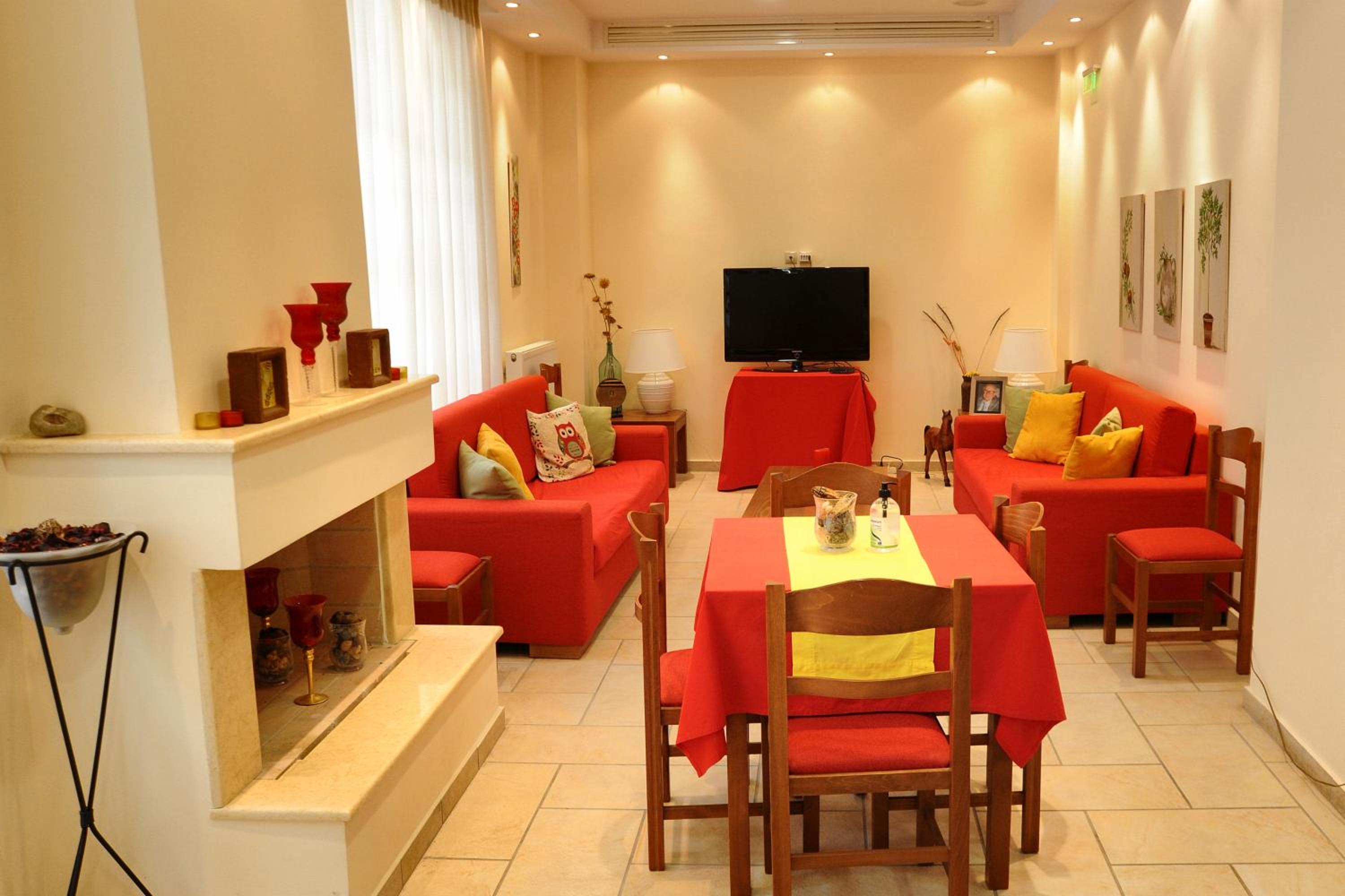 Standard Double or Twin Room - Photo 9
