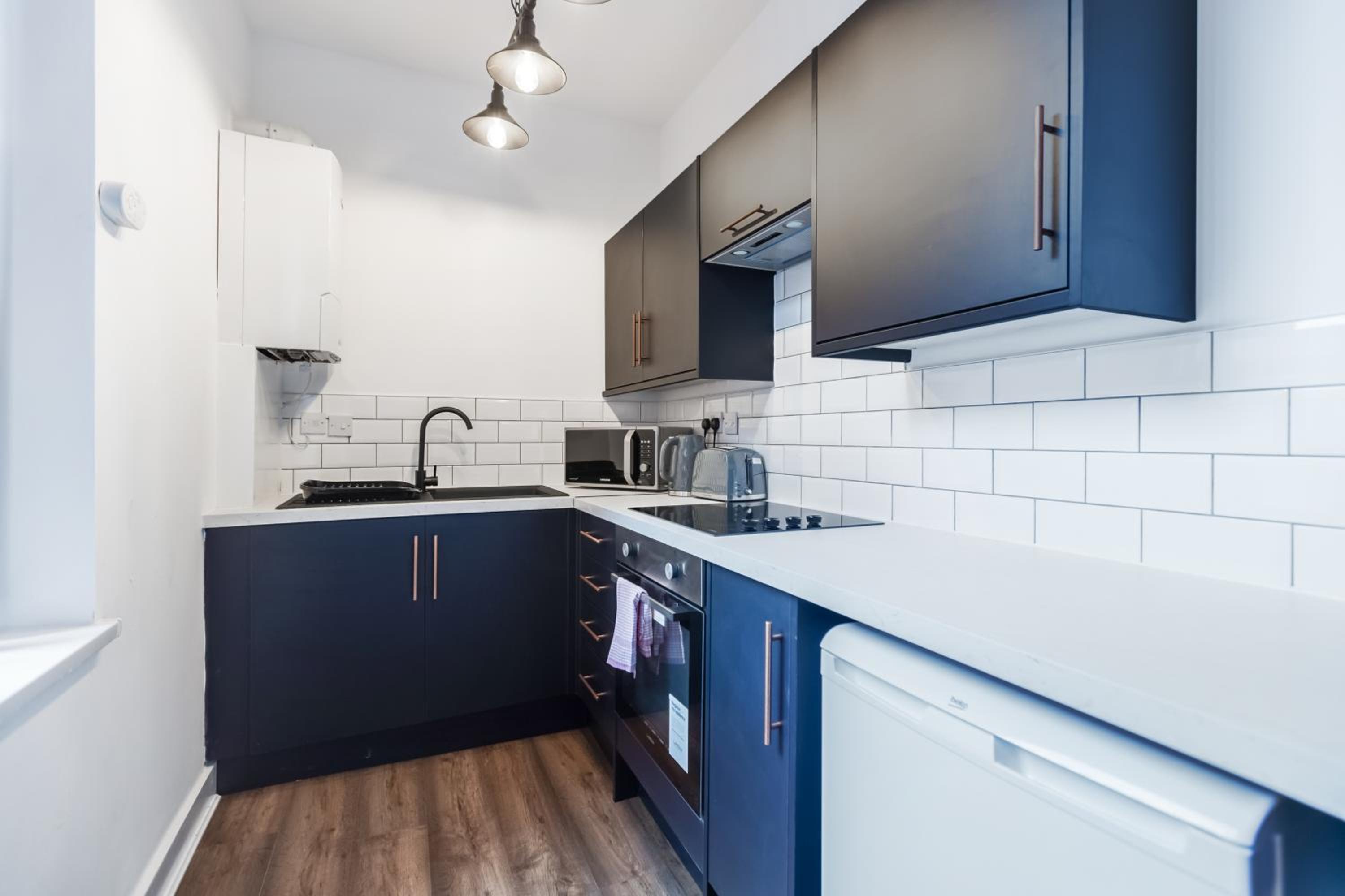 One-Bedroom Apartment - Photo 4