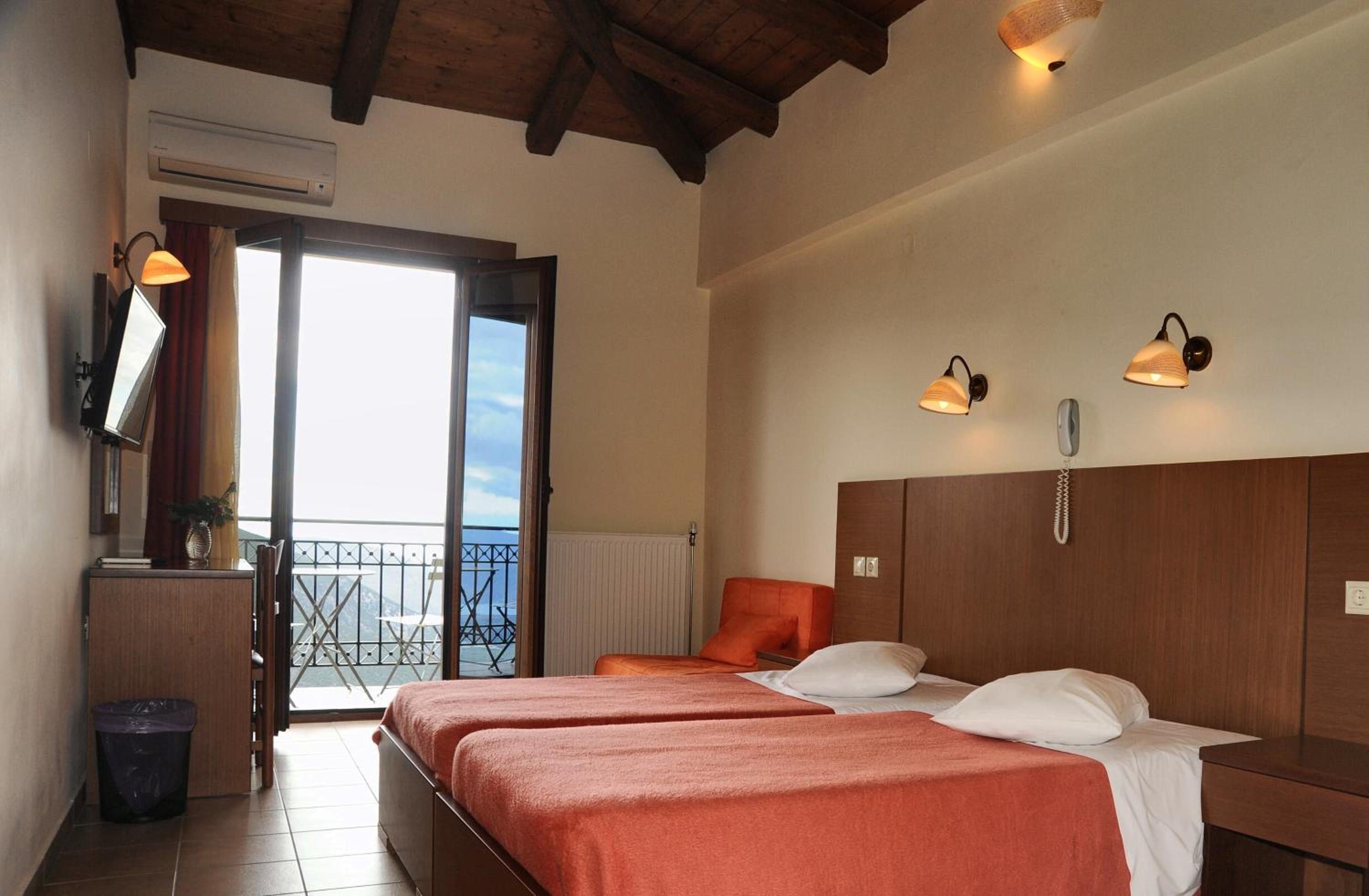 Superior Double or Twin Room with View - Photo 16