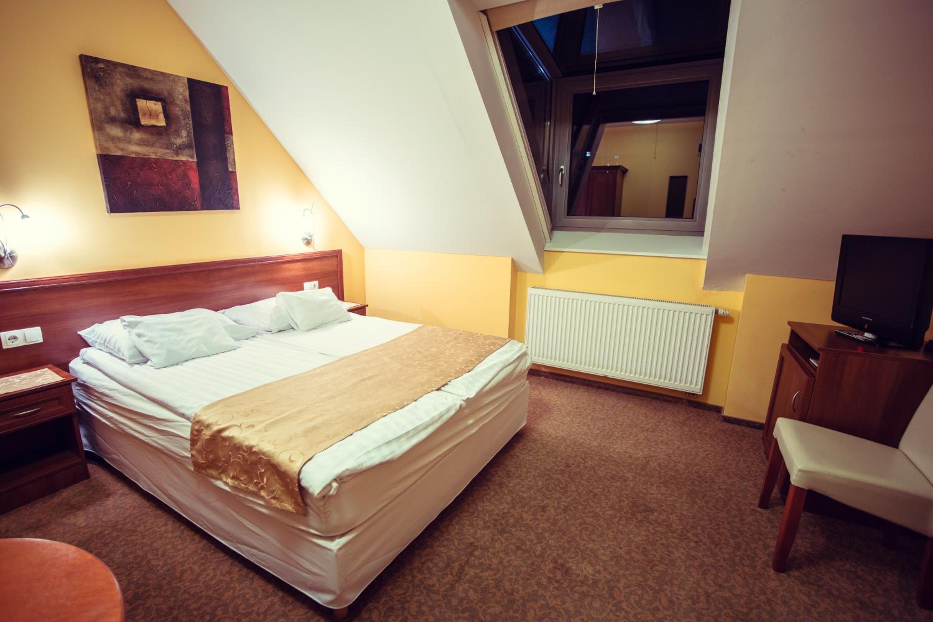 Standard Double Room - Photo 1